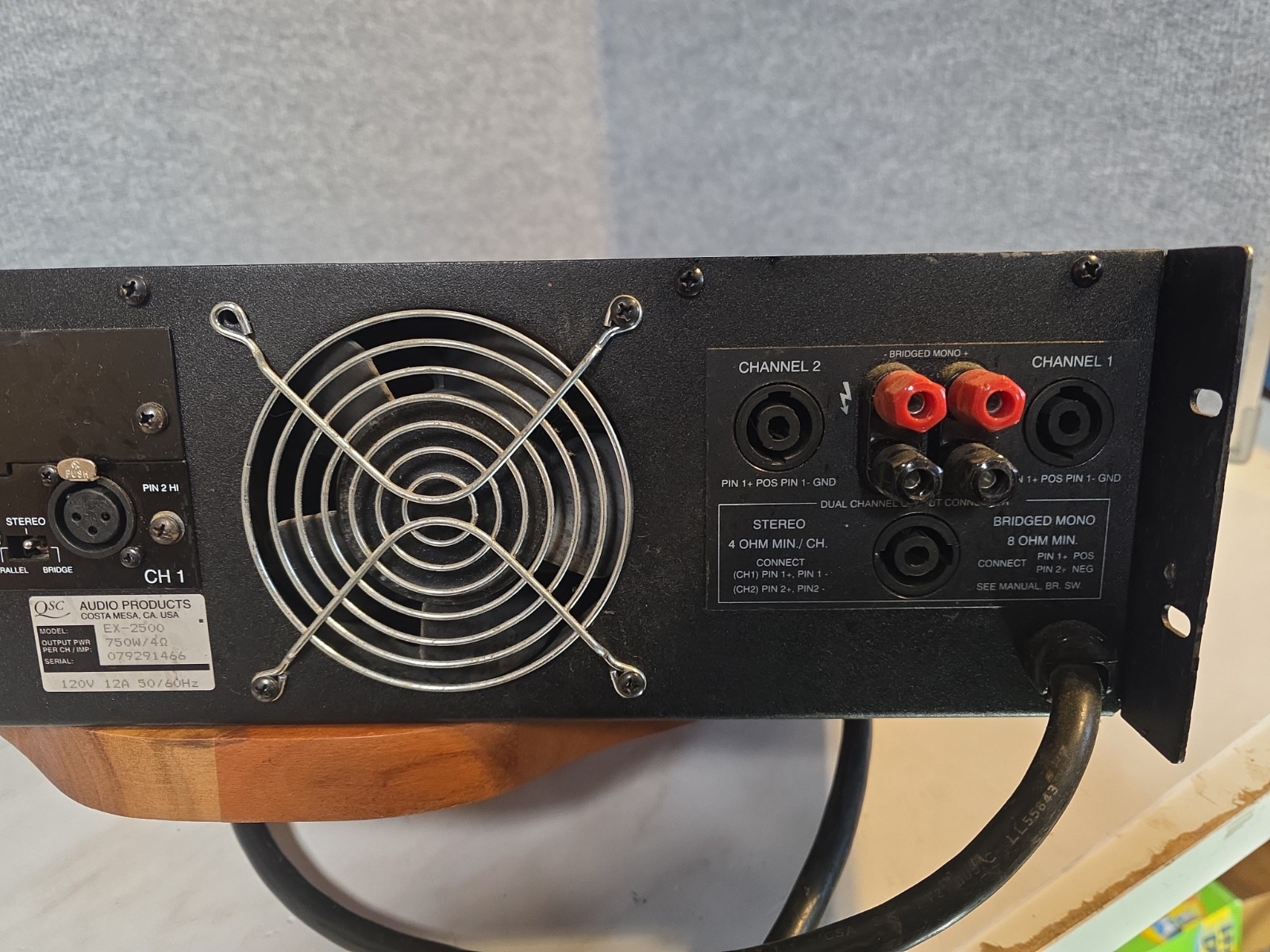 QSC EX2500 powerAmp
