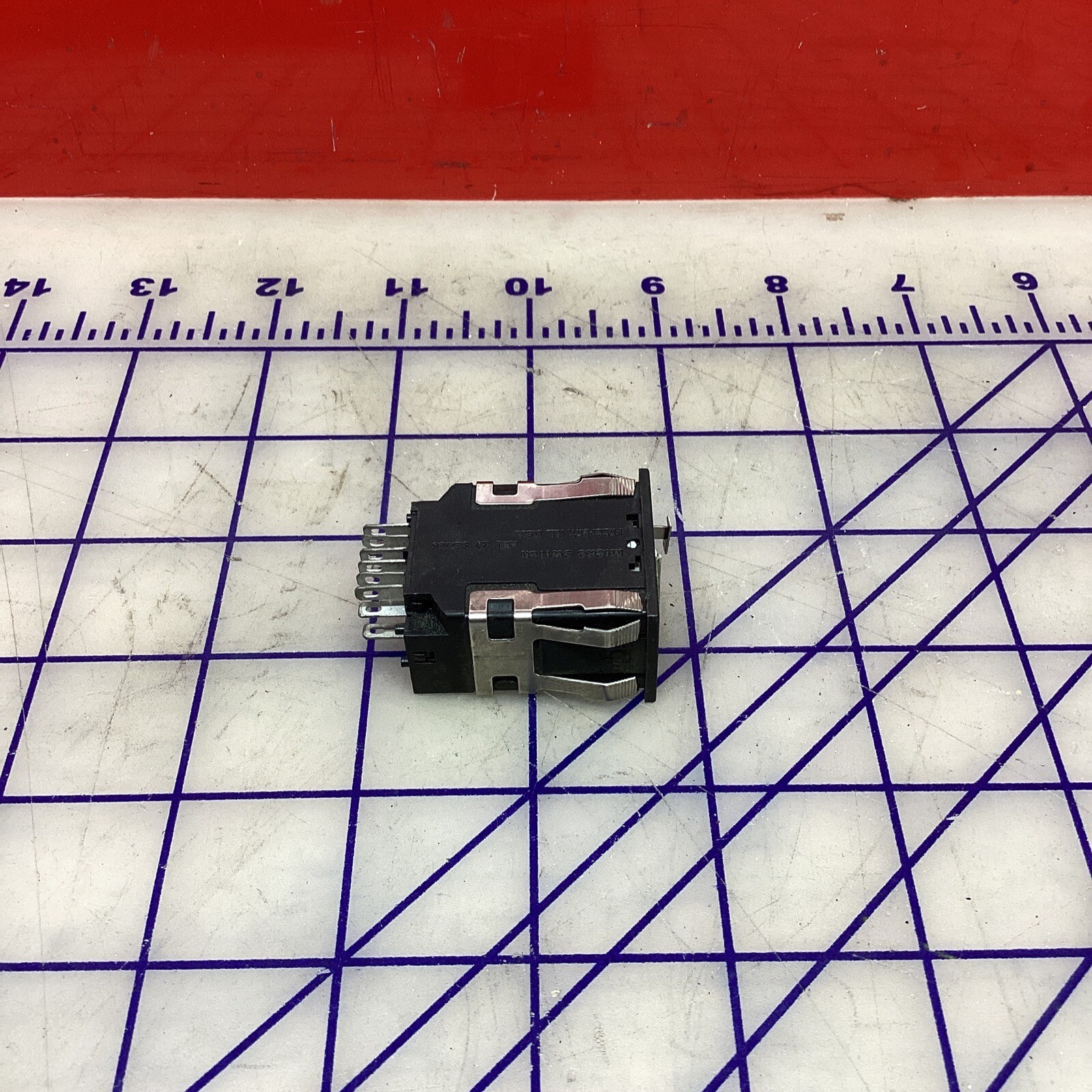 Micro Switch AML 20 Series 10 Prong