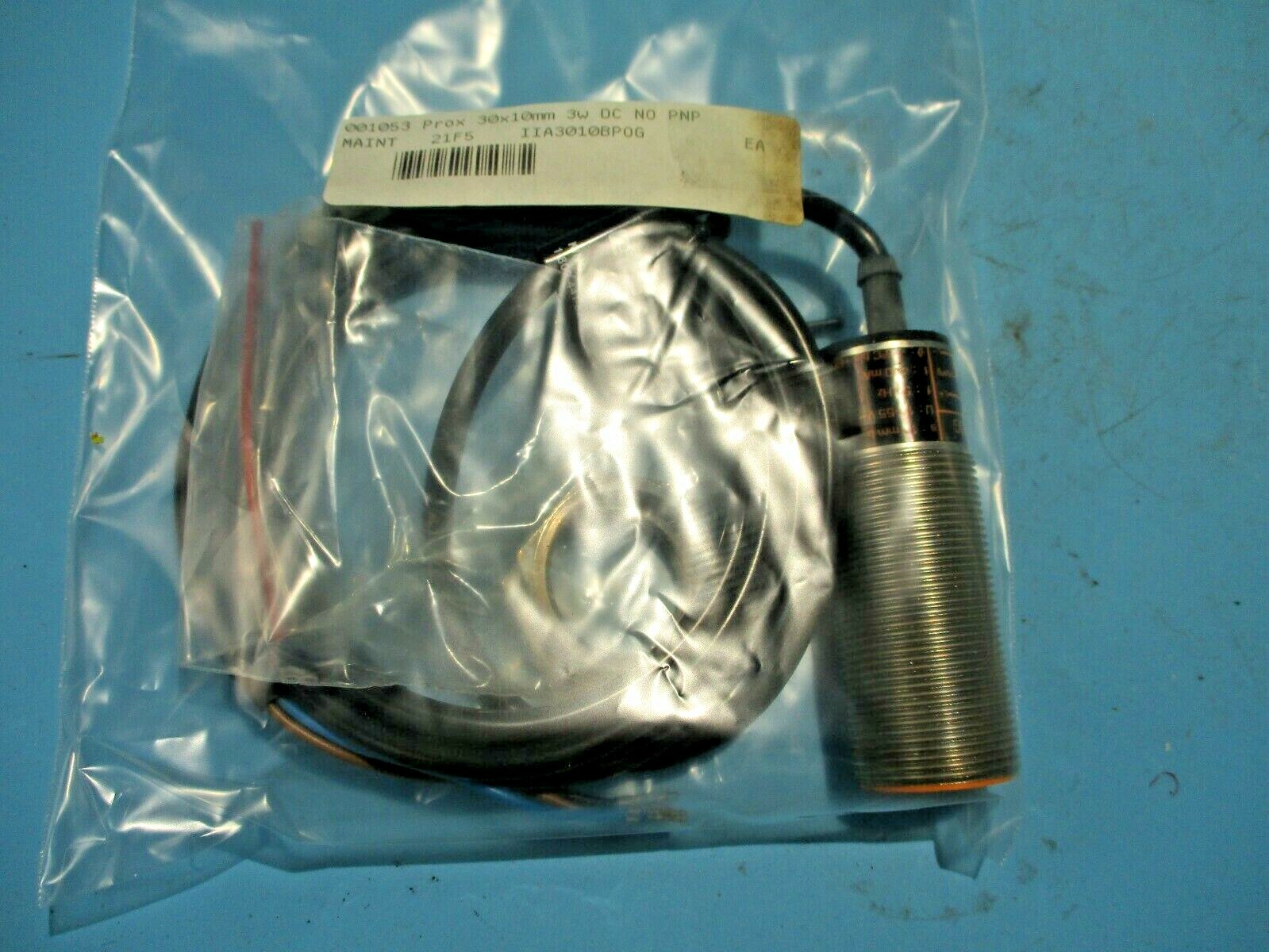 NEW IFM EFECTOR IIA3010-BPOG INDUCTIVE PROXIMITY SWITCH