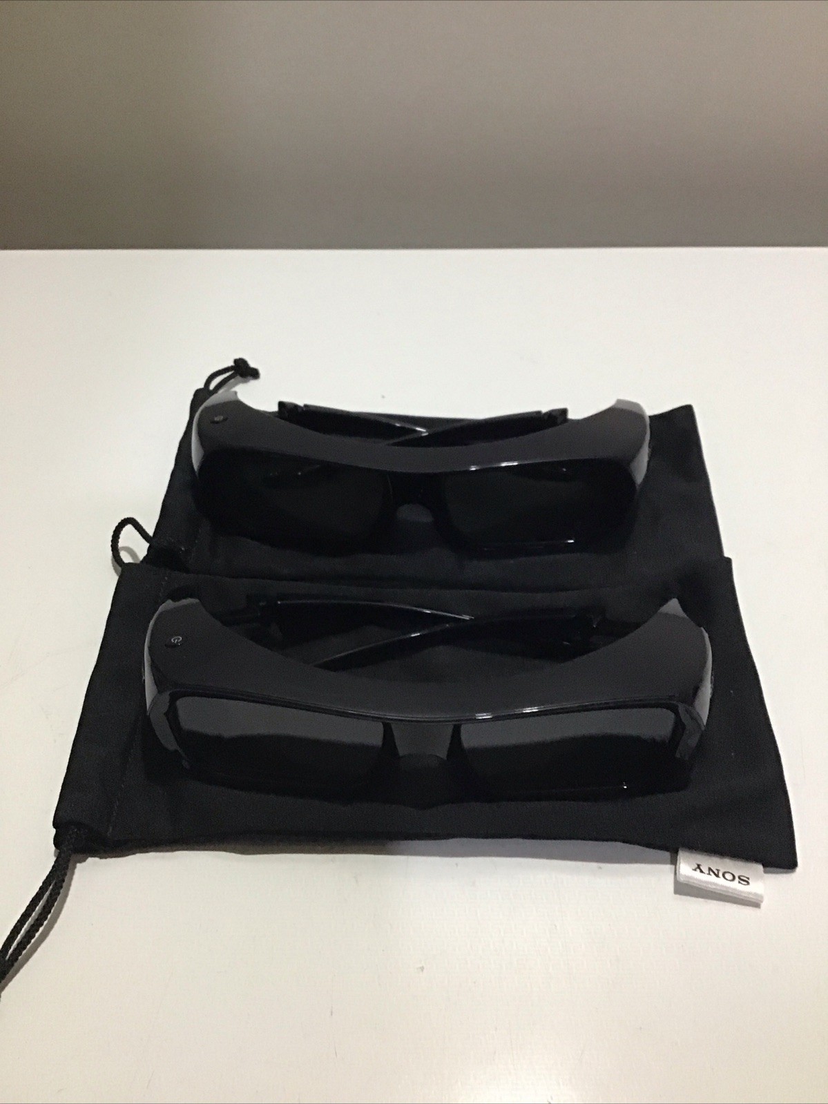 Sony TDG-BR250 Active 3D Glasses (USED,CHARGES) W/Slip Covers X2 Glasses