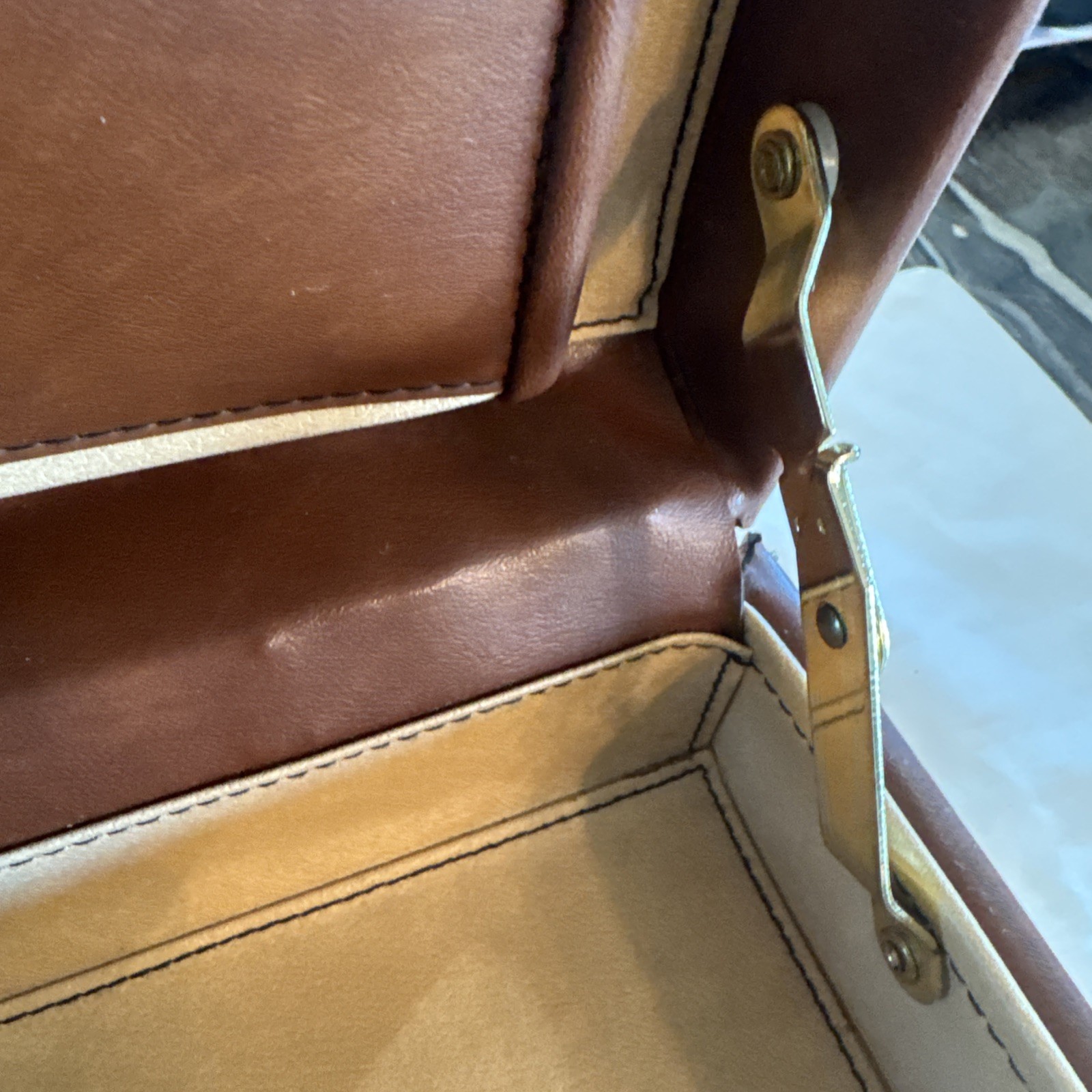 Vintage Atlantic Leather Briefcase in Great Condition 18.5 x 14.5 x 4.5 inches