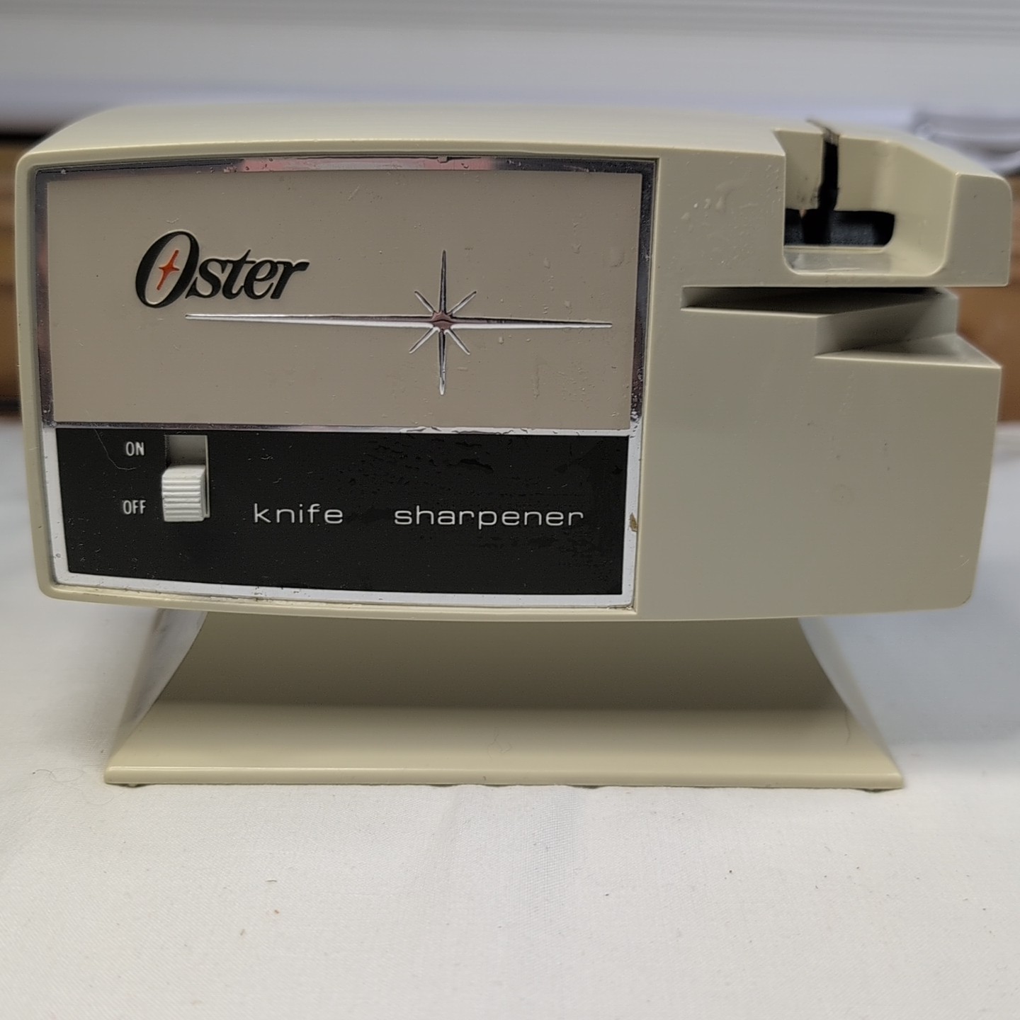 Vintage Oster Knife Sharpener # 511-06B  Used Tested Good