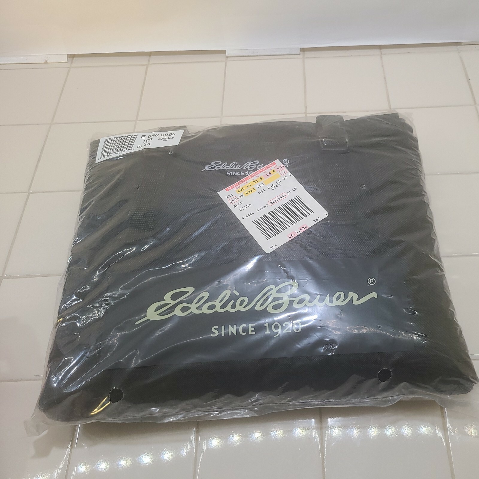 EDDIE BAUER PACK N' GO BLACK TRAVEL CAMPING BLANKET POLYESTER FLEECE BASEBALL