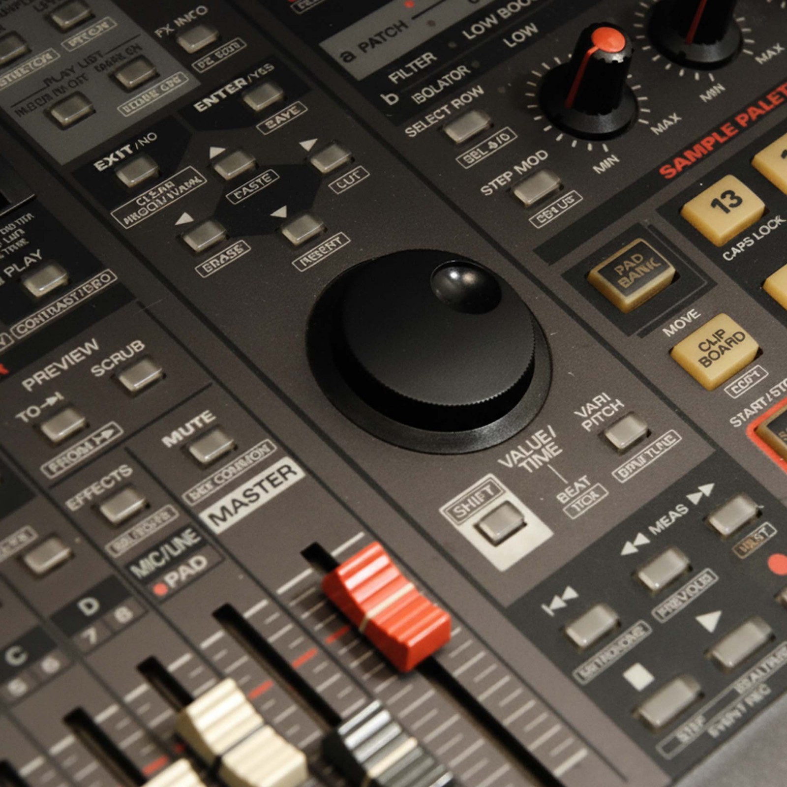 Roland SP-808 Groove Sampler USED w/ OP-808 Output Expansion 1 known issue