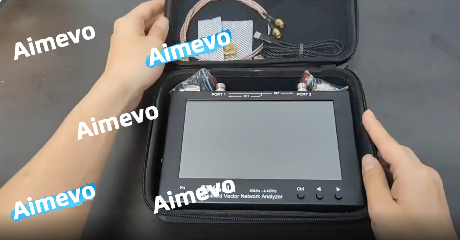 SV4401A 50KHz-4.4GHz VNA Vector Network Analyzer 100DB Dynamic 7 Inch Touch LCD