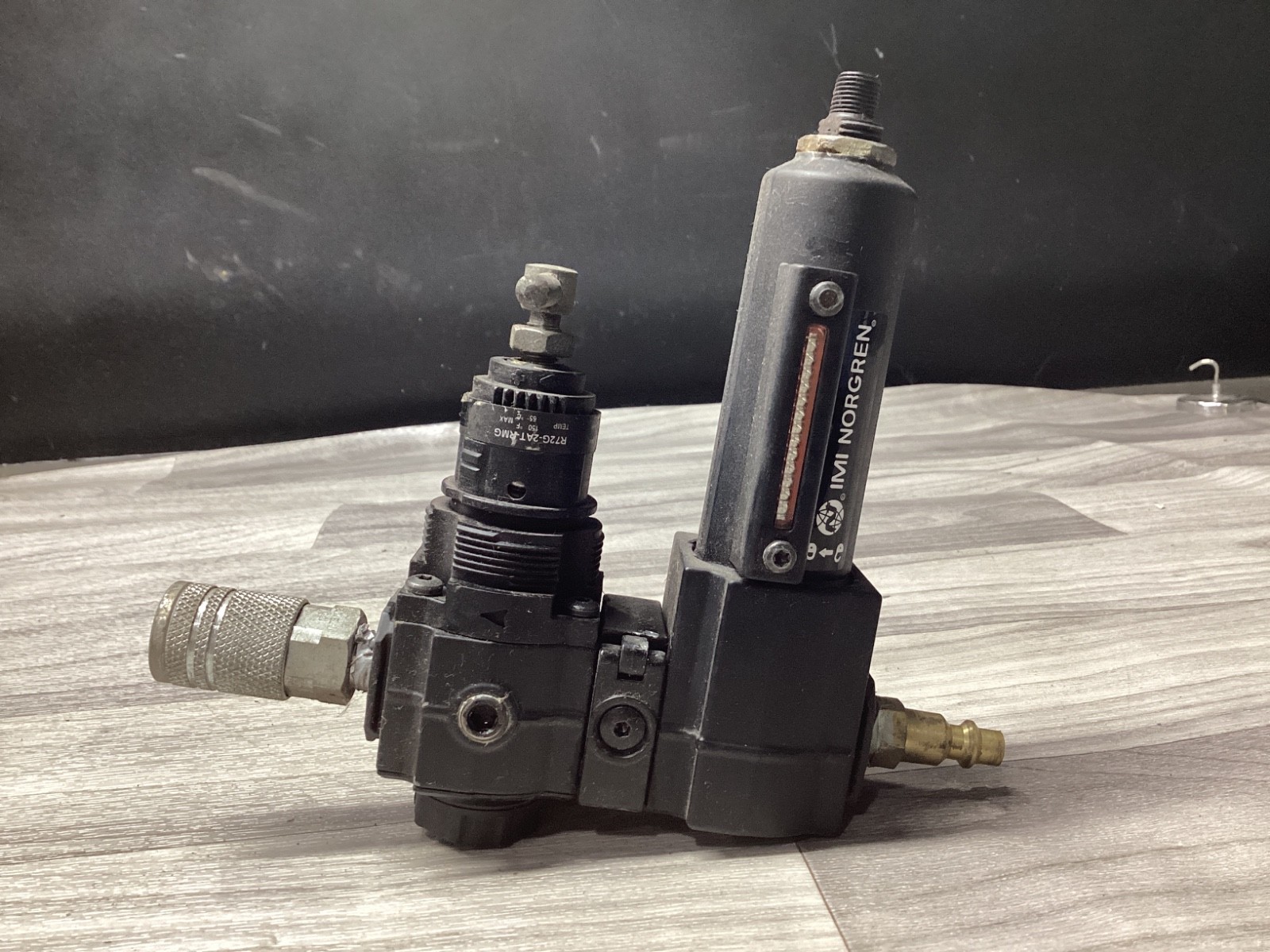 Norgren Pneumatic Air Pressure Regulator R72G-2AT-RMG/ F72G-2AN-AE1 #112N126