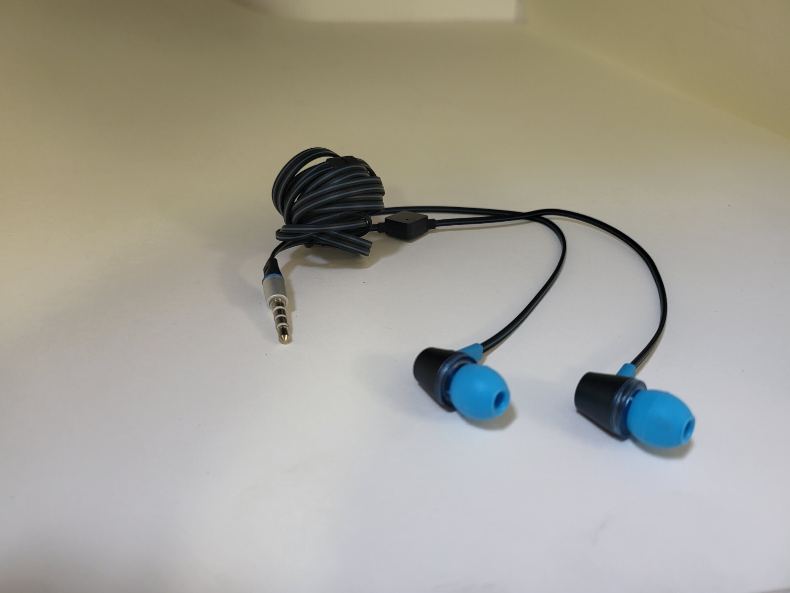 NEW Black & Blue Stereo In Ear Earbuds Earphones for Gameboy Pocket & Color #G22