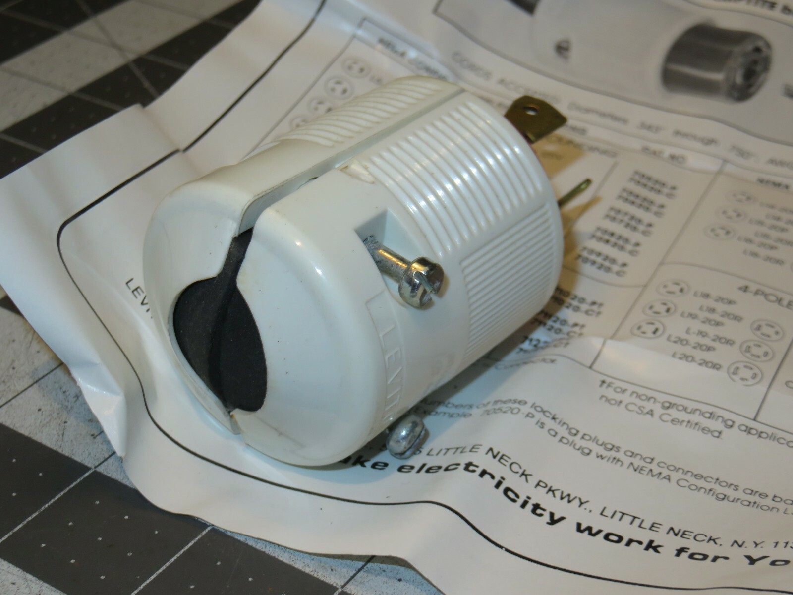 Leviton 70520-P 20A 125V Twist Locking Plug L5-20P