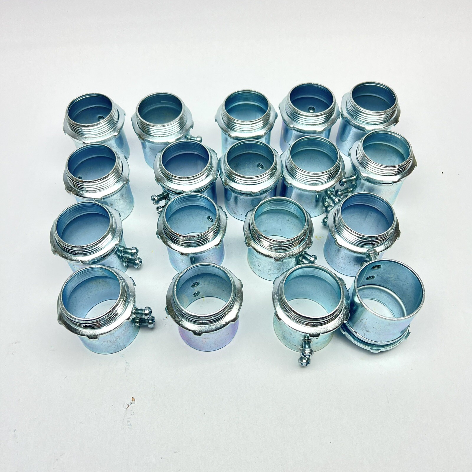 LOT OF 18 UNBRANDED SET SCREW CONNECTOR STEEL 1-1/2"