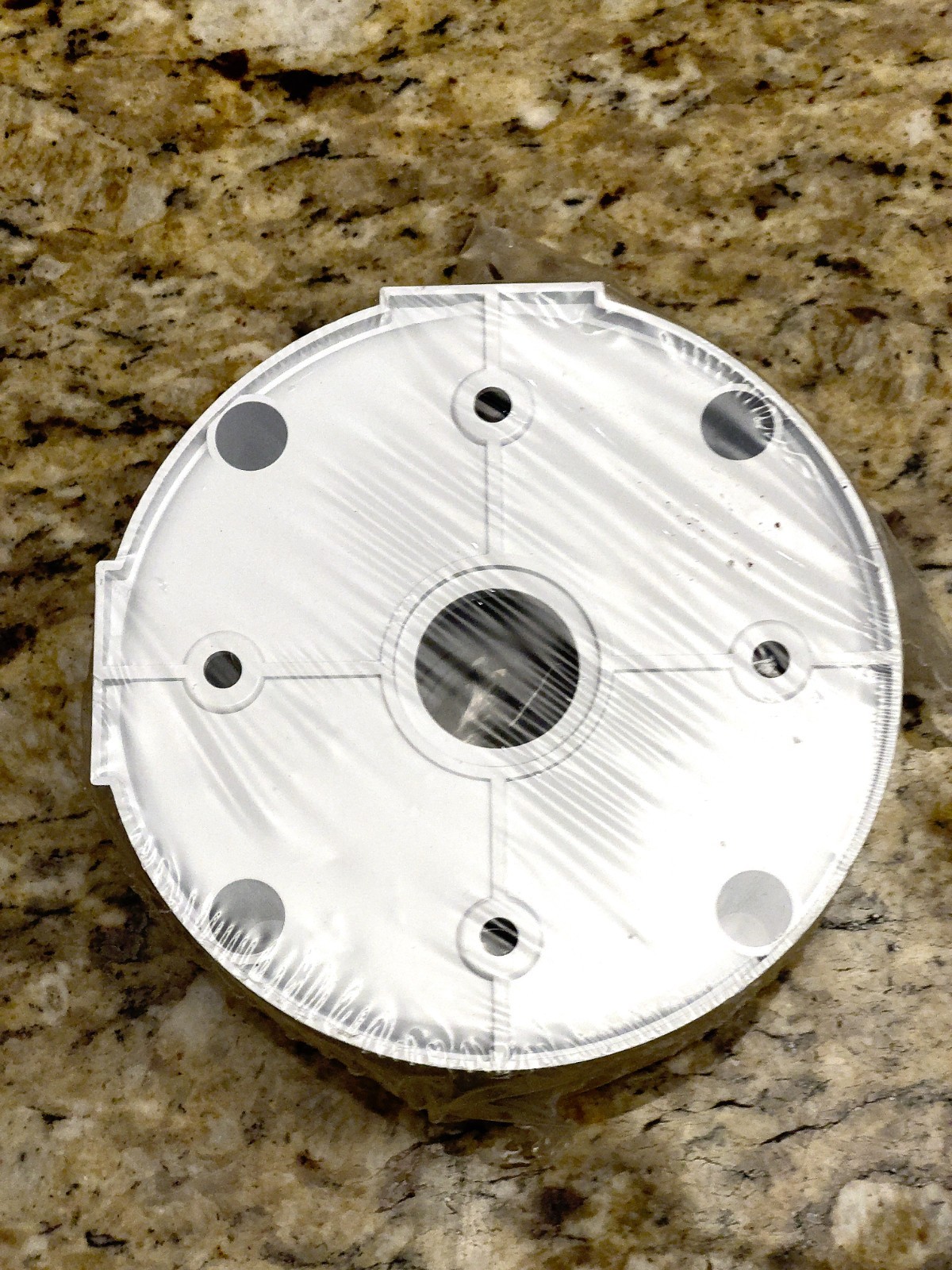 Universal CCTV Plastic Junction Box Mounting Base for Security Camera, White