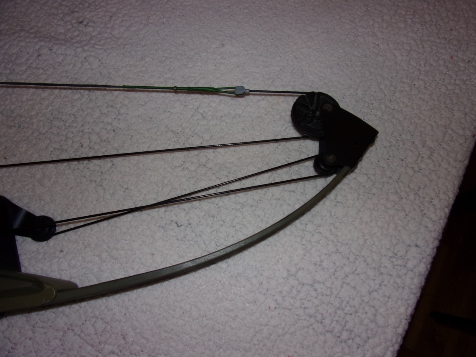 Bear Whitetail Hunter Green Camo Compound Bow