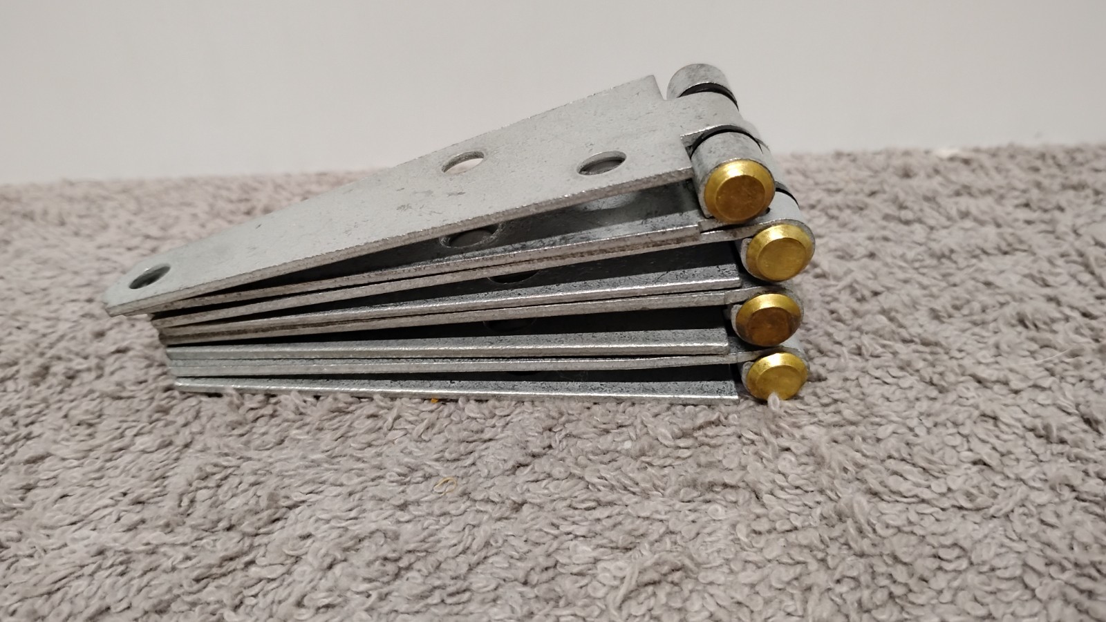 4 NEW Hardware Essentials Heavy Duty Strap Hinge Zinc 4" # 852559. (03)