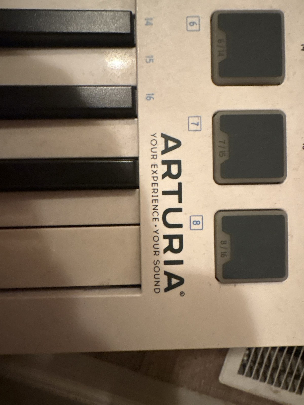 Arturia MiniLab MKII 25-Key USB MIDI Controller White