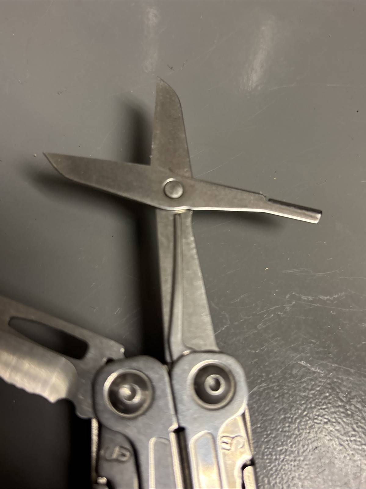 LEATHERMAN MULTI TOOL - WINGMAN