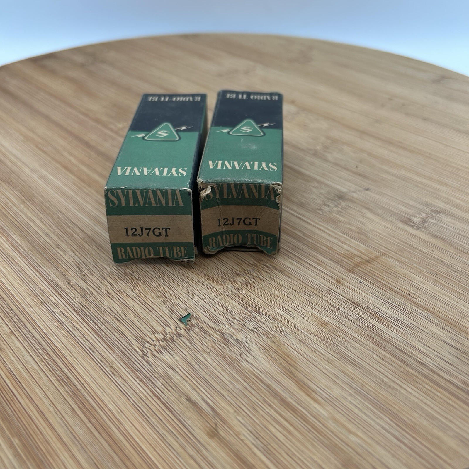 Vintage  Sylvania  VACUUM ELECTRONIC TUBES 12J7GT (2)