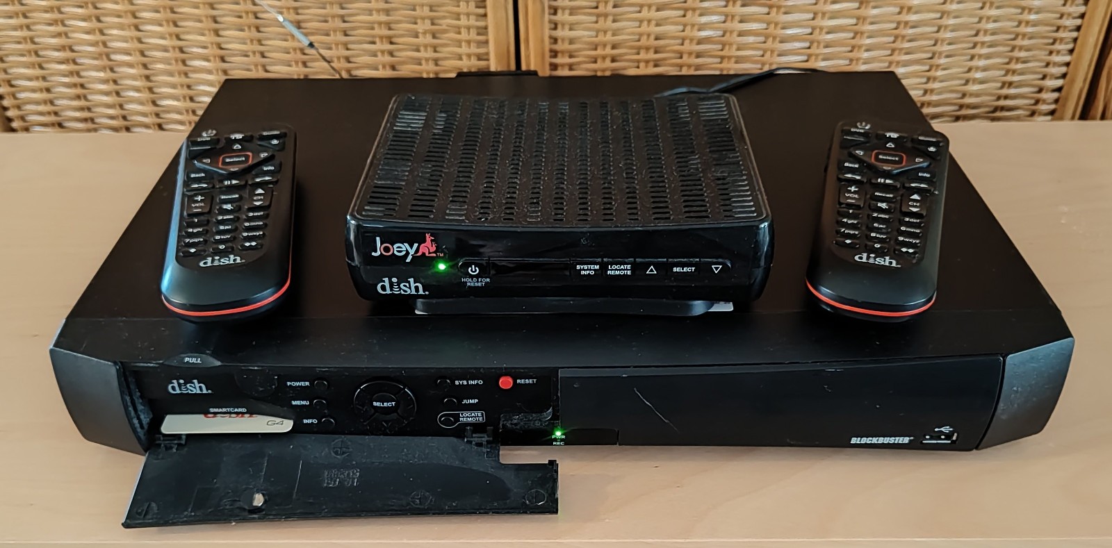 Dish Network Sling Receiver Hopper 2, Joey, Antenna, USB Link, Two Remotes