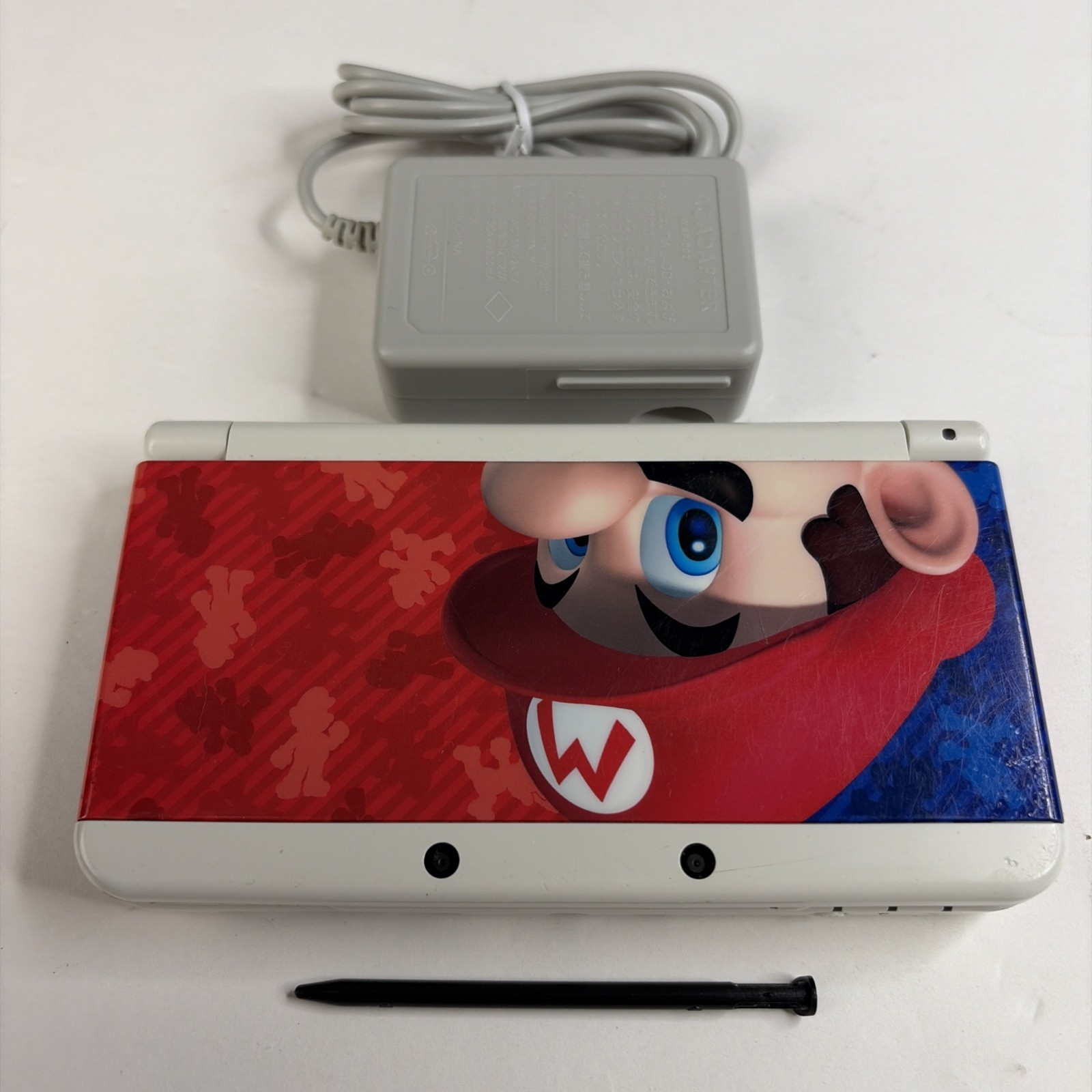 New Nintendo 3DS Mario White Edition Console US Model W Stylus Charger