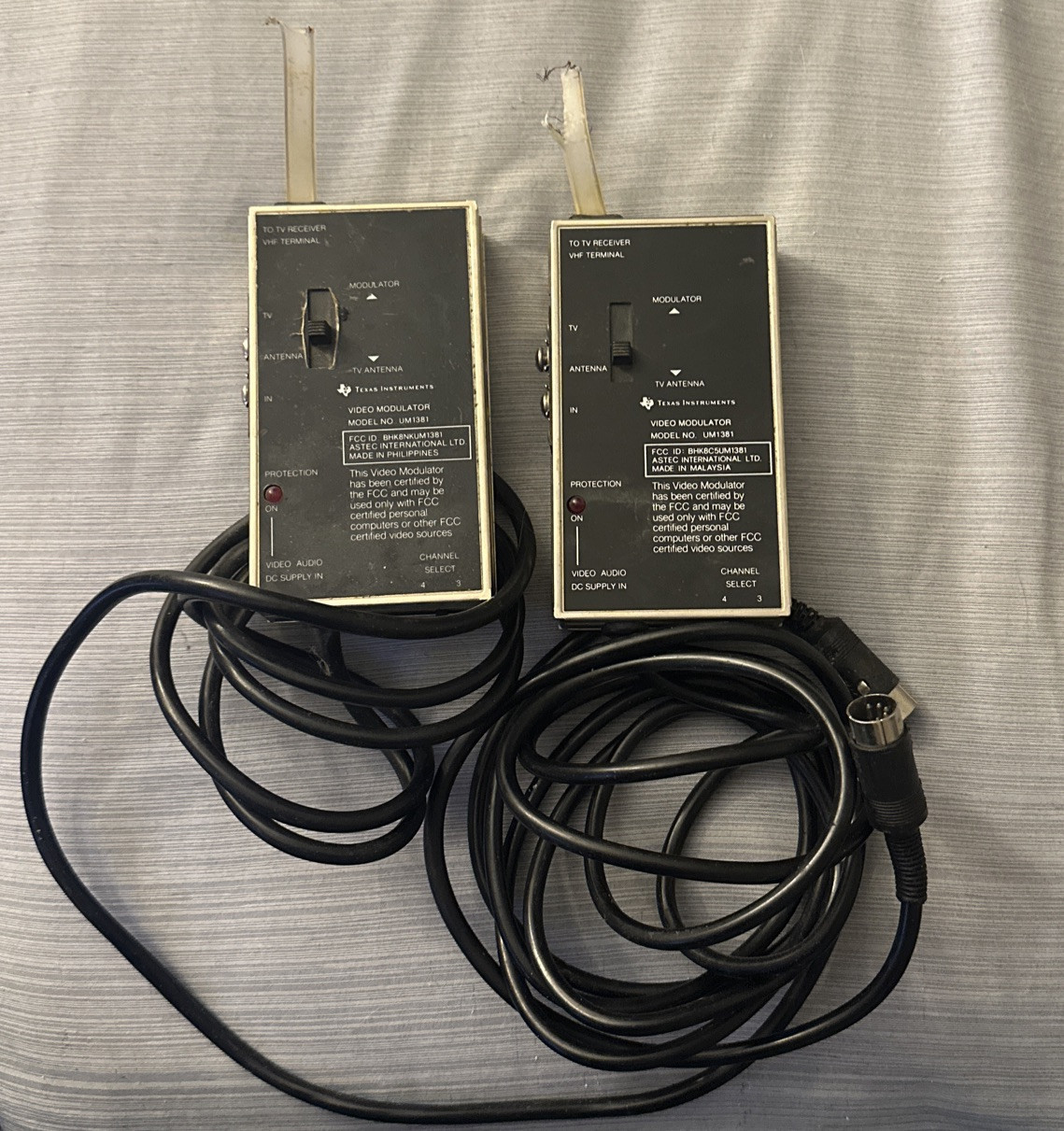 2x Texas Instruments Model UM1381 Video Modulator RF Adapter **AS-IS/FOR PARTS**