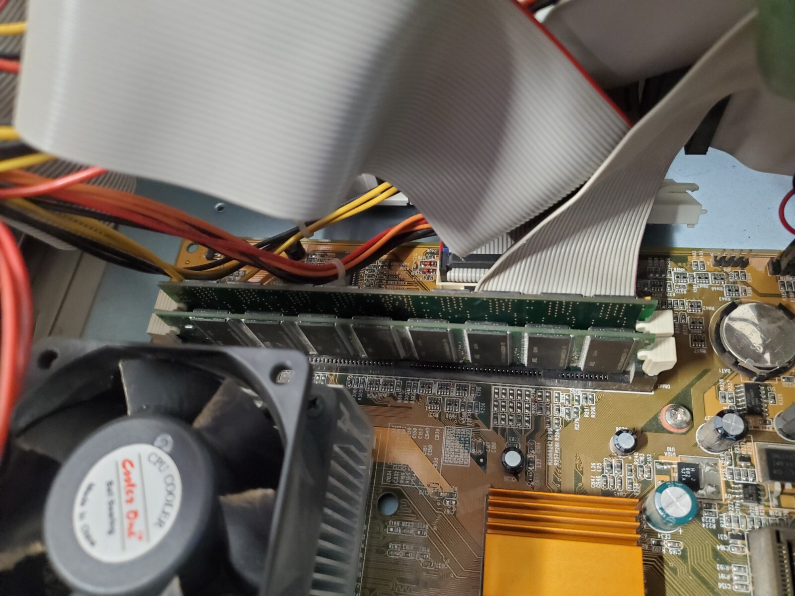 Vintage Elite PC Tower - Turns On