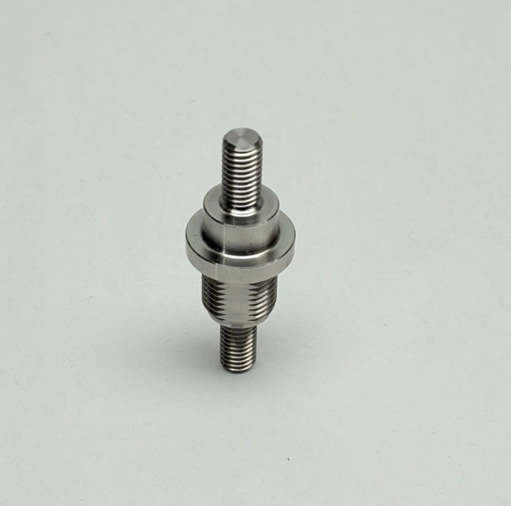 23-13718-012 Electrical Pass Thru Stud for Freightliner