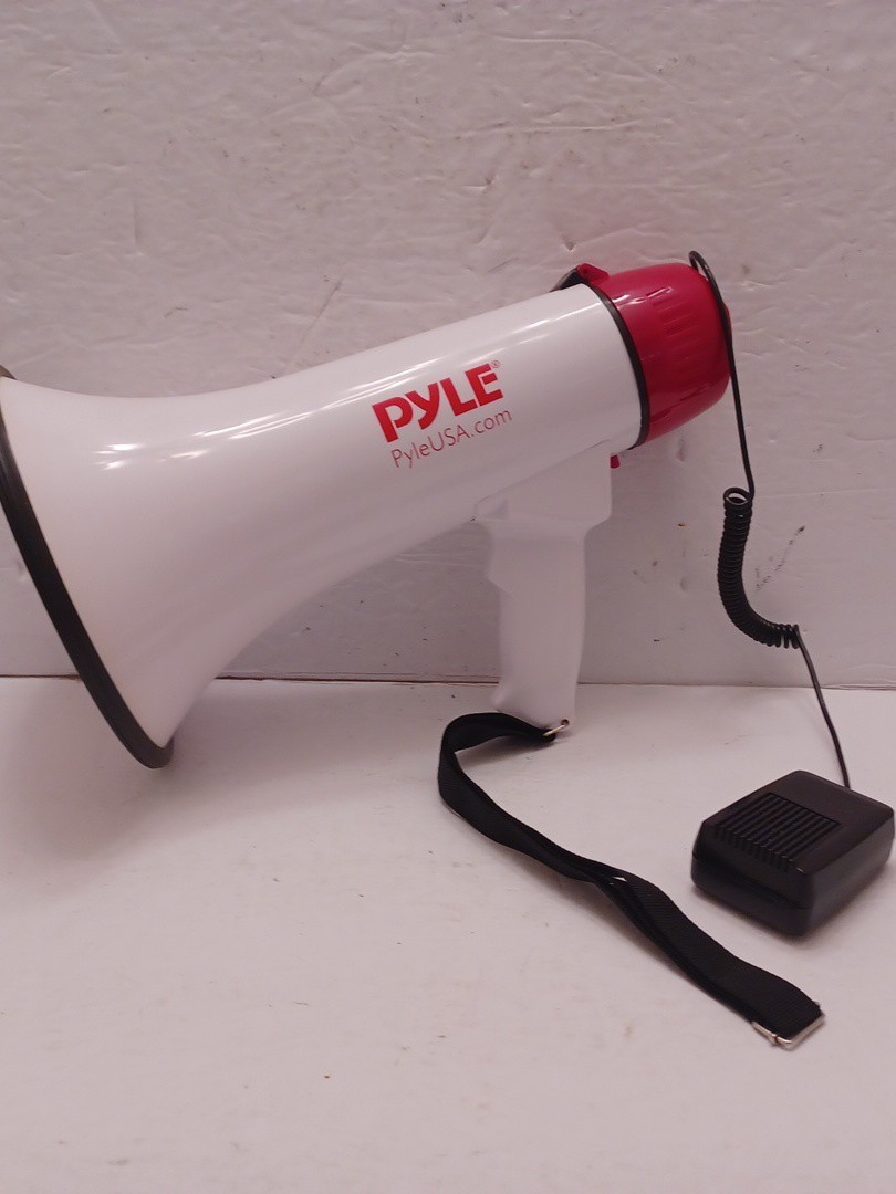 PYLE USA BULLHORN/MEGAPHONE W/MIC USED/NICE/WORKS/NEW BATTERIES
