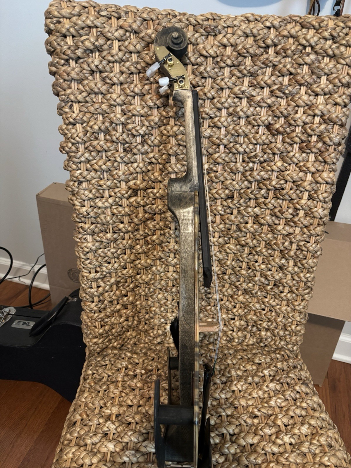 Confortie Electric Violin Barbera Via Pick Up Yellow And Black Epoxy Top