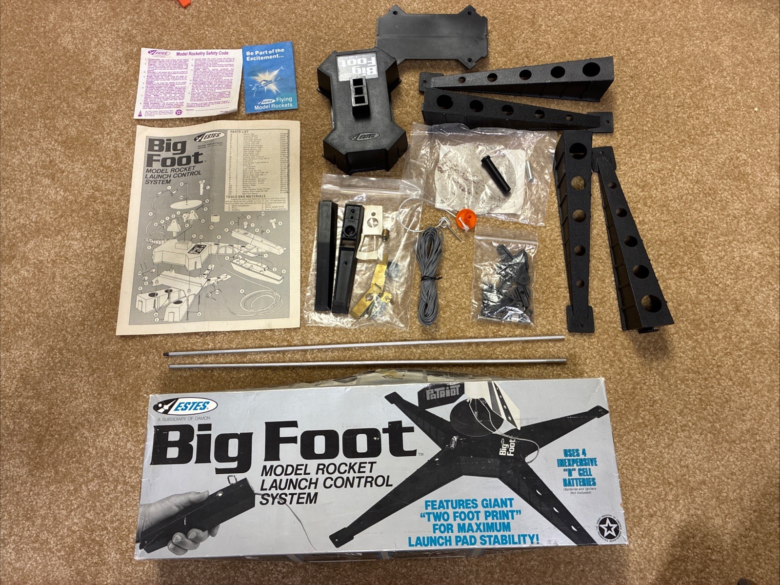 VINTAGE ESTES BIGFOOT MODEL ROCKET  LAUNCH CONTROL SYSTEM COMPLETE2208 NEAR MINT