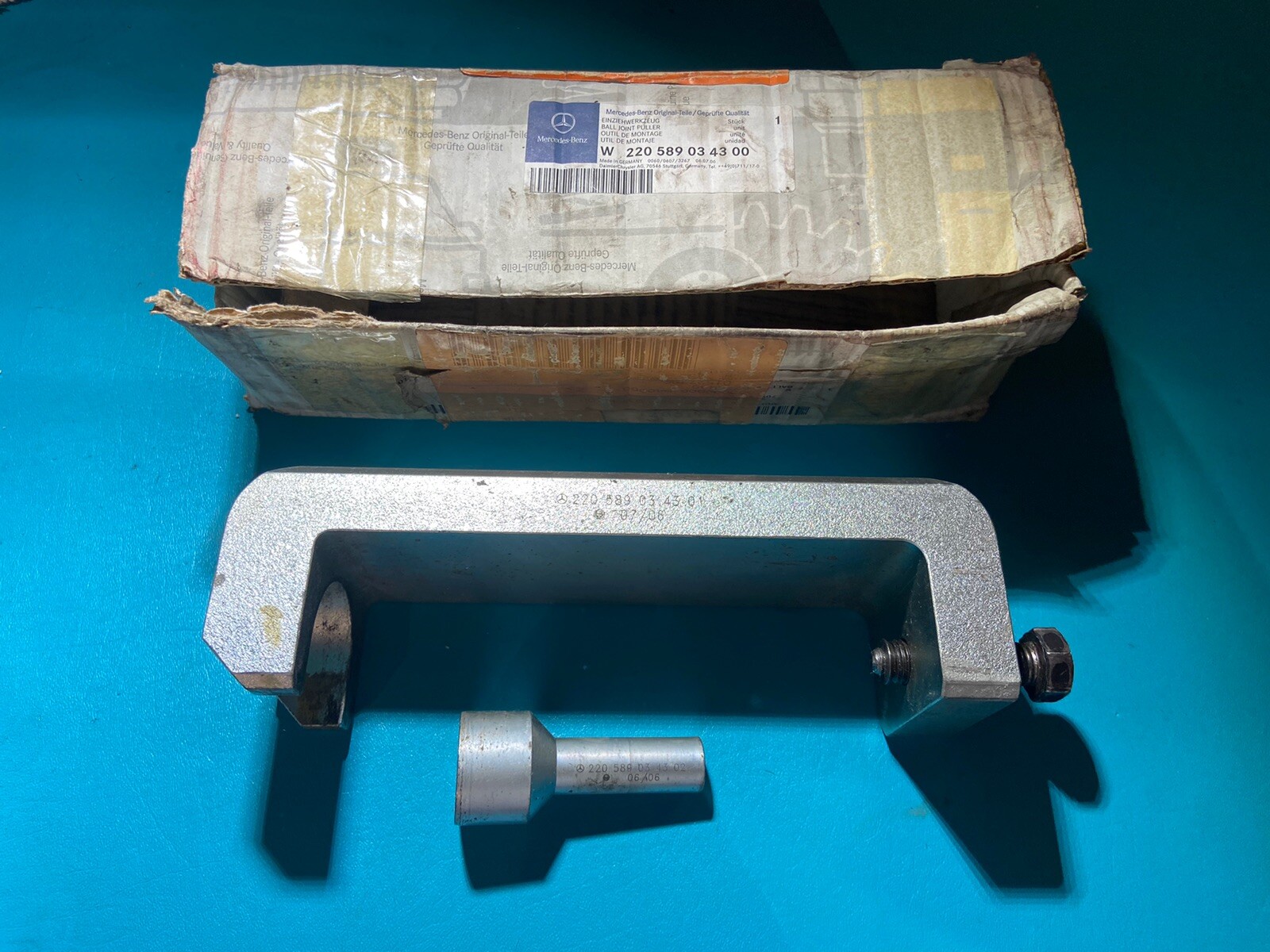 Ball Joint Puller - Mercedes-Benz (220-589-03-43-00)