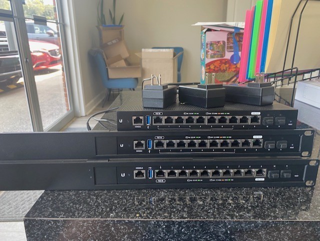 Ubiquiti EdgeRouter 12P and Rack Mount