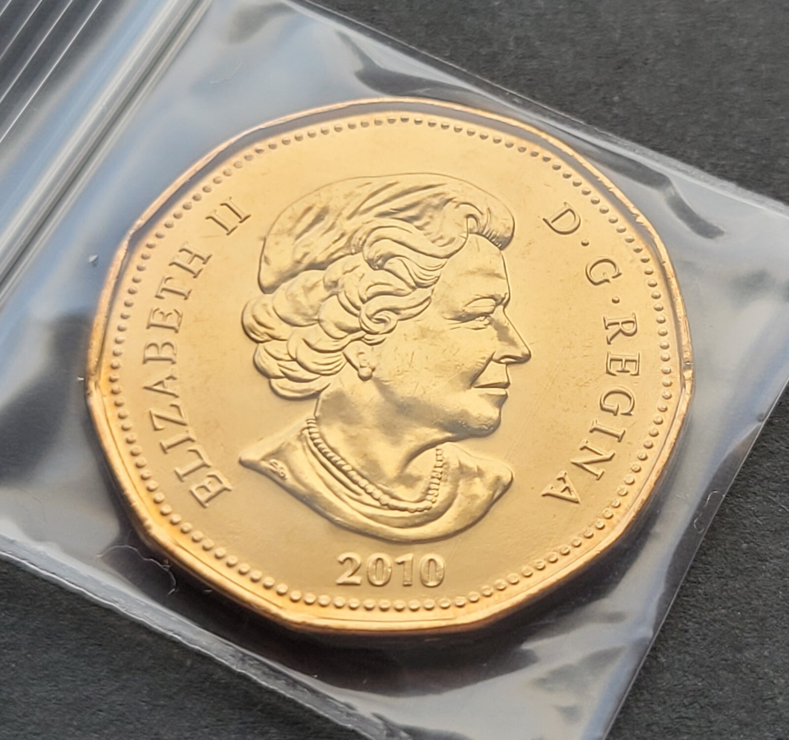 *** CANADA LOONIE 2010 *** INURSHUK *** FROM MINT ROLL ***