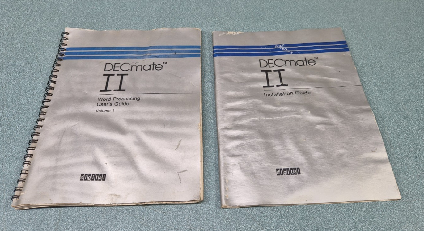 DECmate User Guides + 2 floppy disks, System Overview and System Test. UNTESTED
