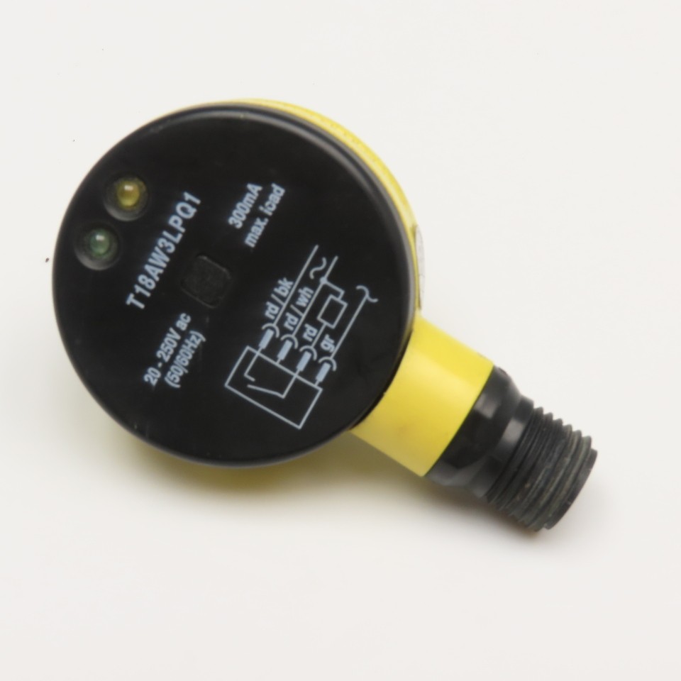 Banner T18AW3DQ1 20-250VAC Photoelectric Sensor
