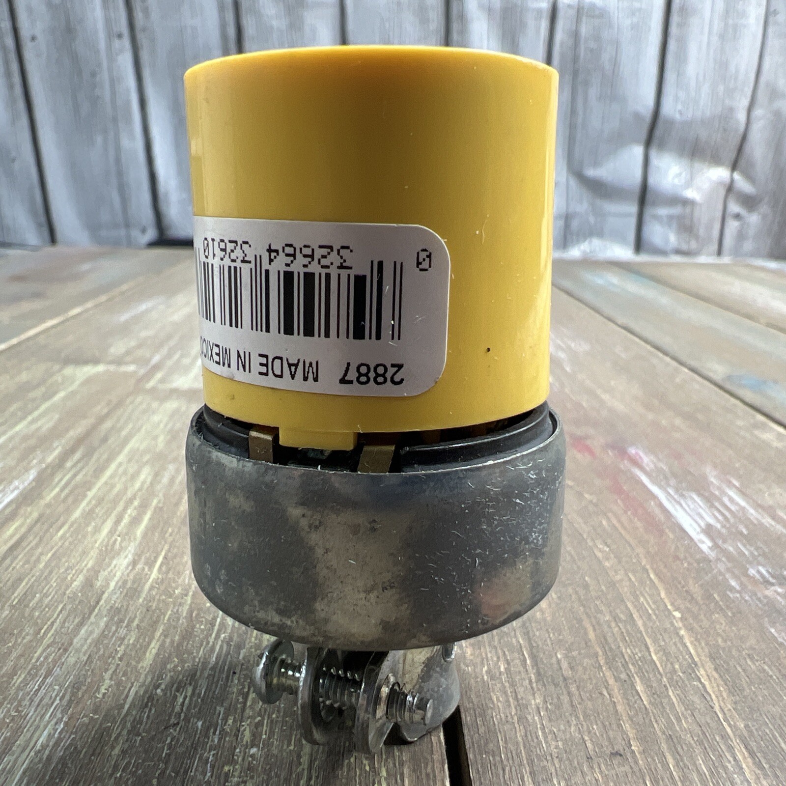 Cooper 2887 Armored Electrical Connector 2 Pole 15A 125V 5-15