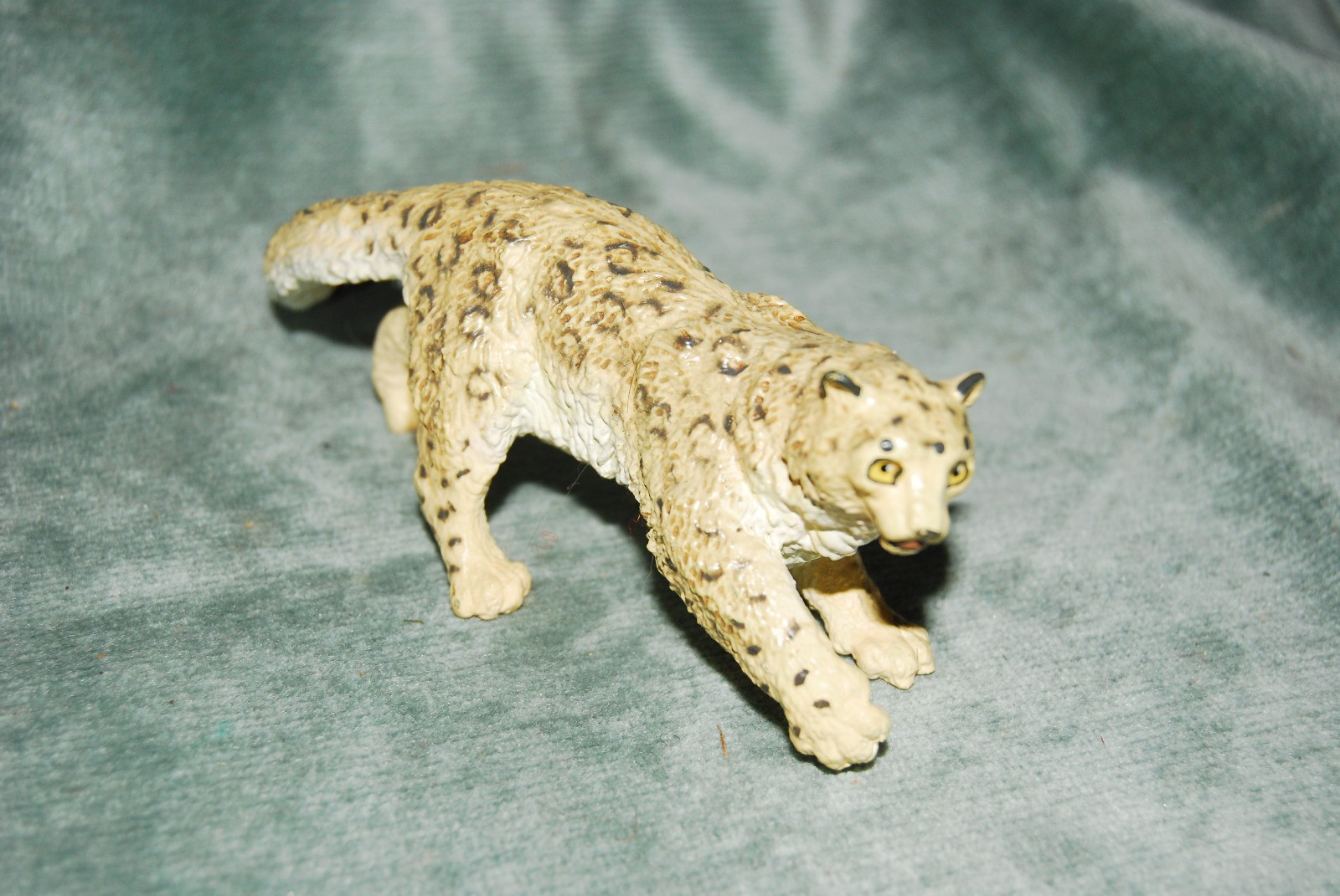 Safari Ltd. Vintage 1992 SNOW LEOPARD 6" Figure Wildlife Animal Toy
