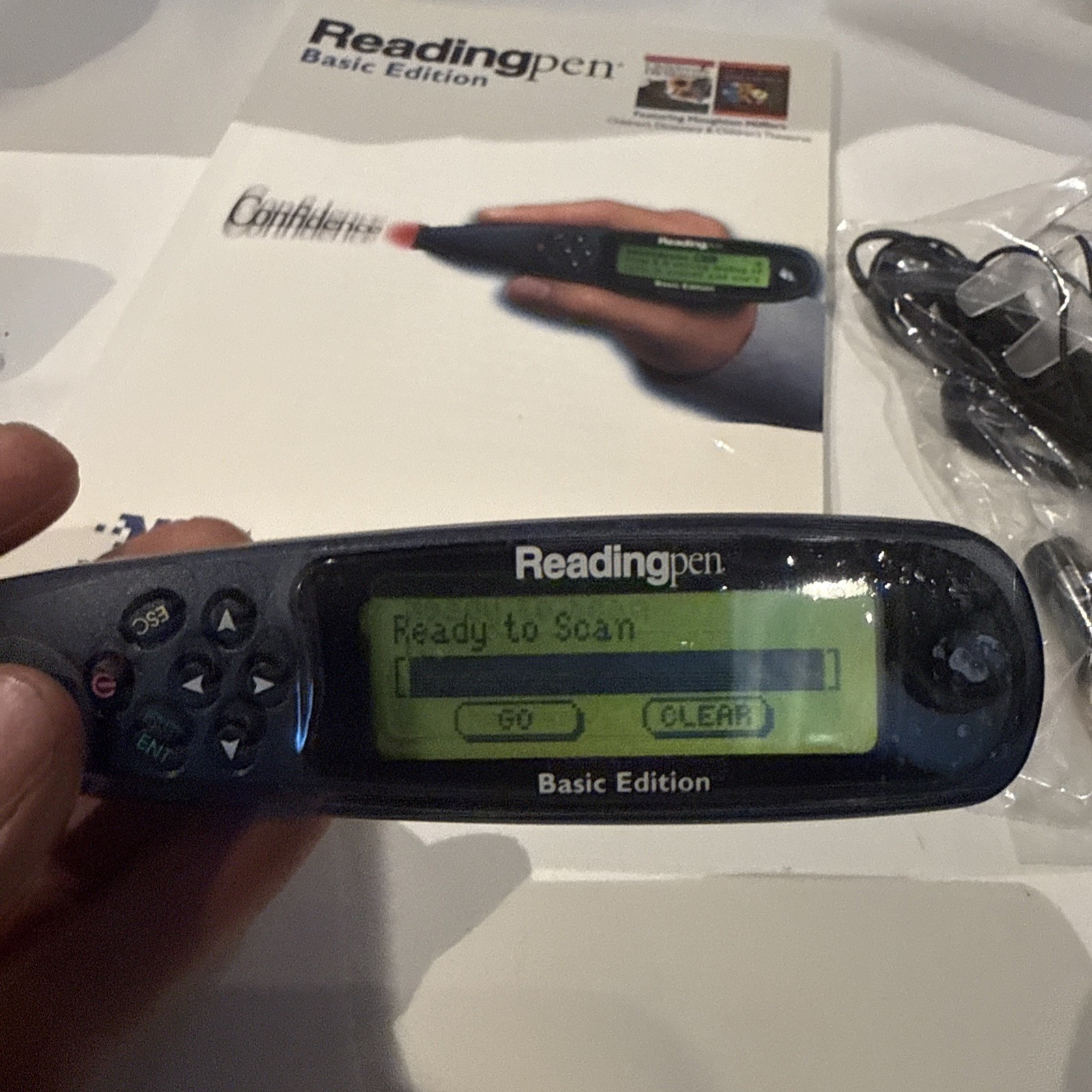 WIZCOM Technologies Basic Edition Reading Pen with case