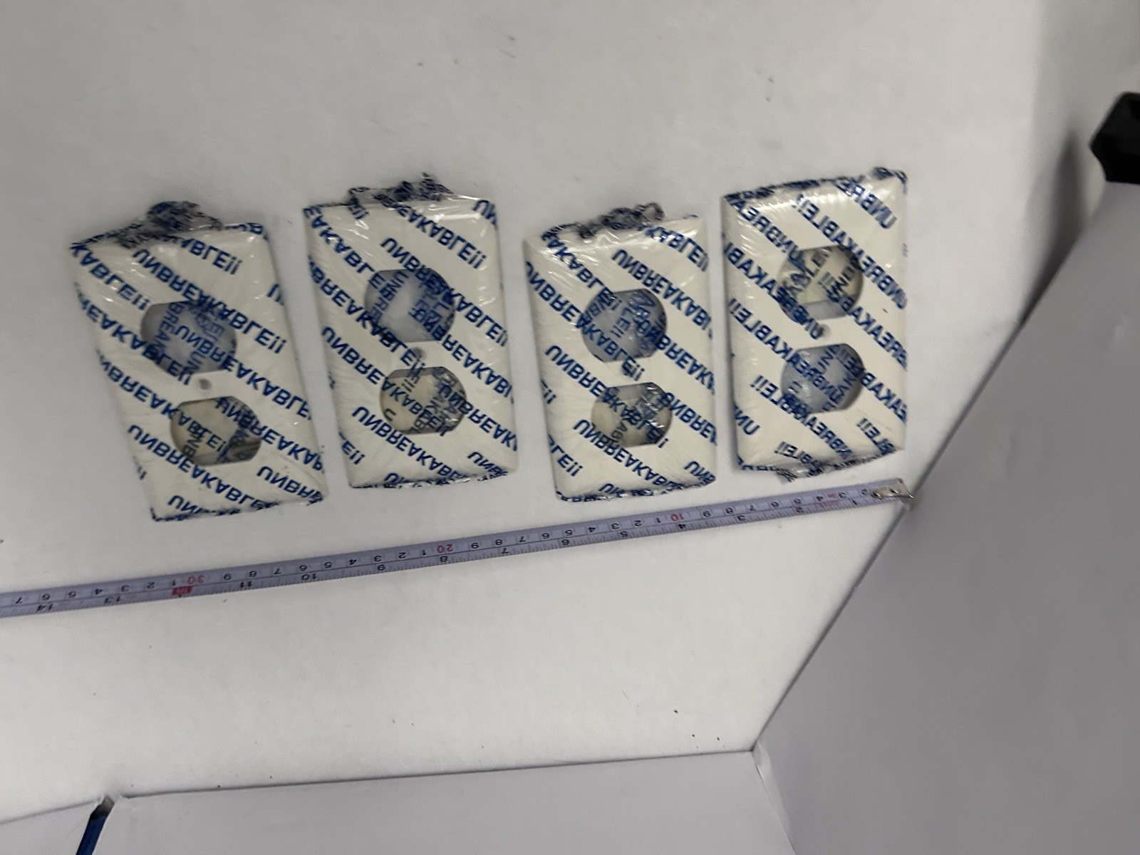 VTG White Wall Plate X 4 in wrap open box N87101-KSP 55033