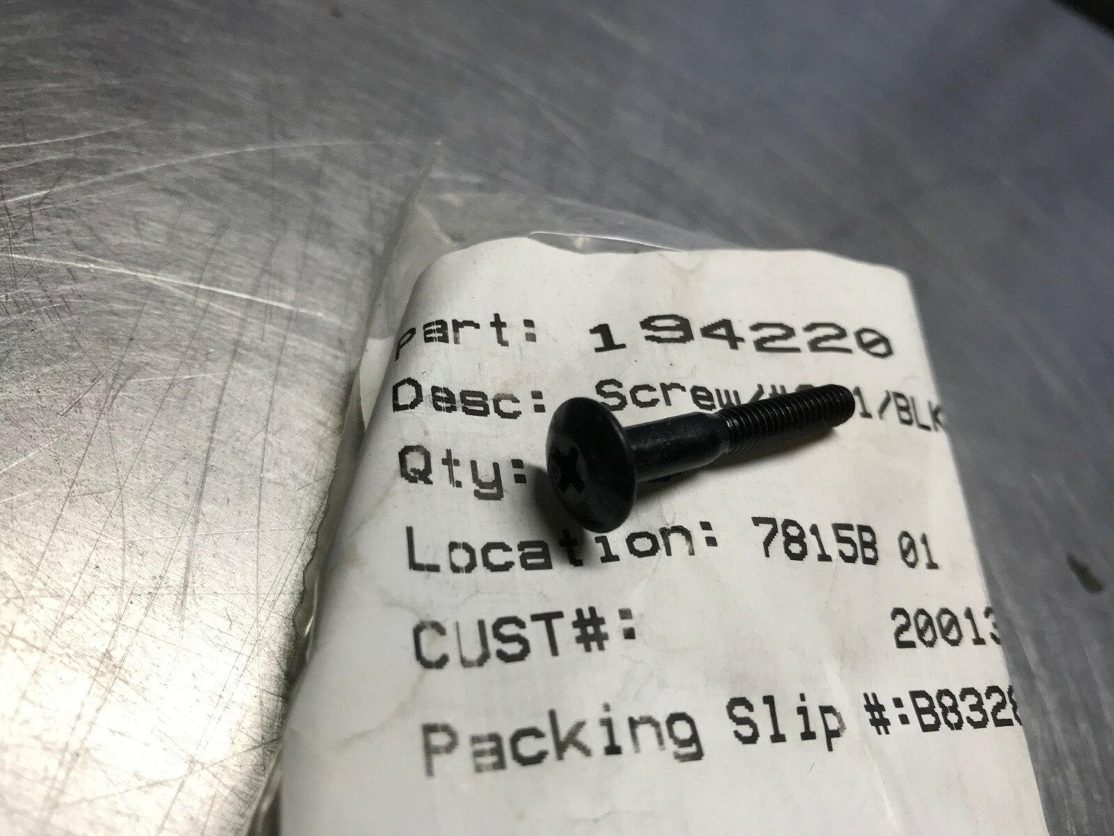 194220  OEM Gehl  Black Phillips  SCREW #8x1   QTY of 2  Screws