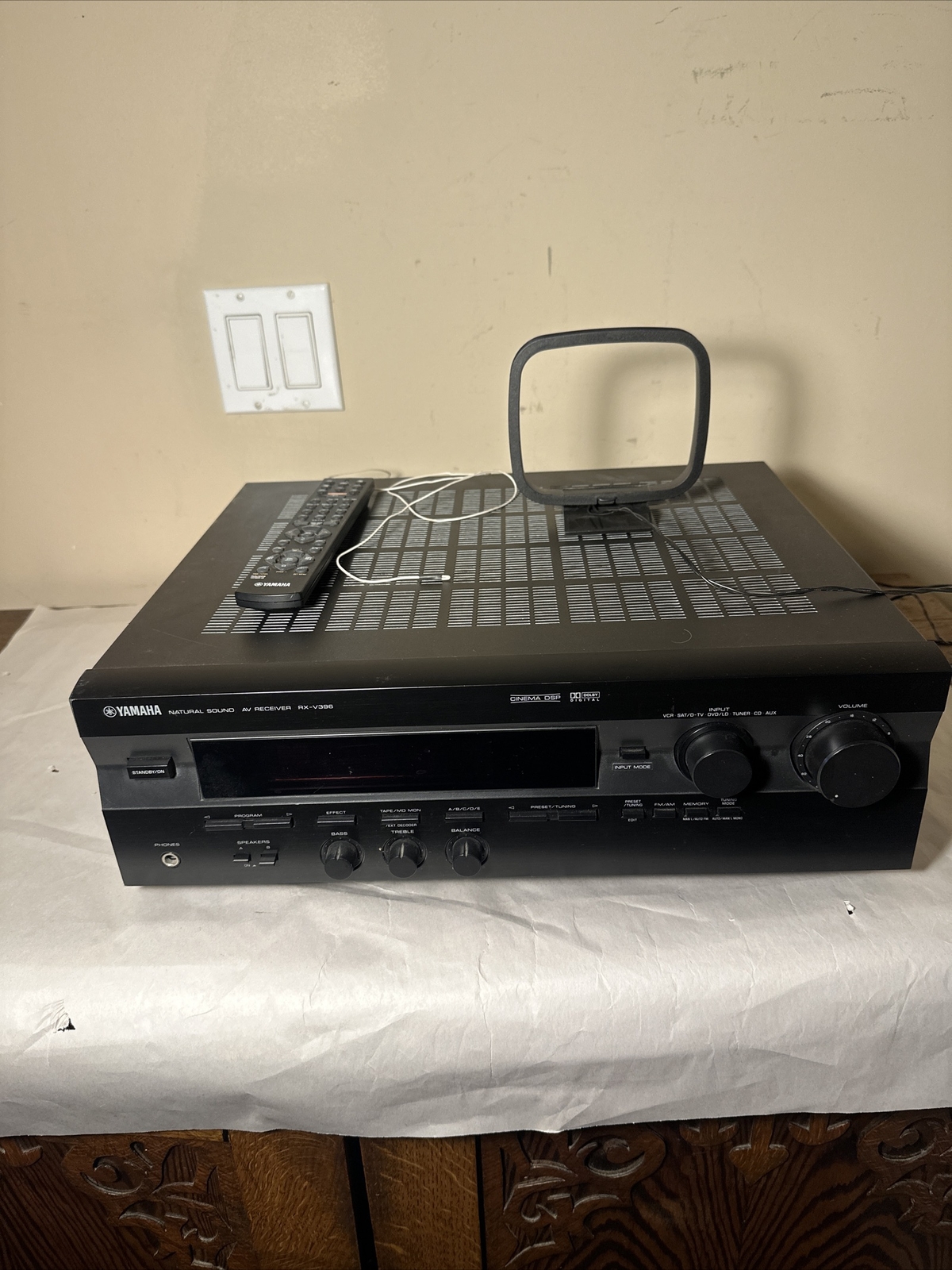 Yamaha RX-V396 Natural Sound 180W AV Receiver Bundle Remote & Antennas TESTED