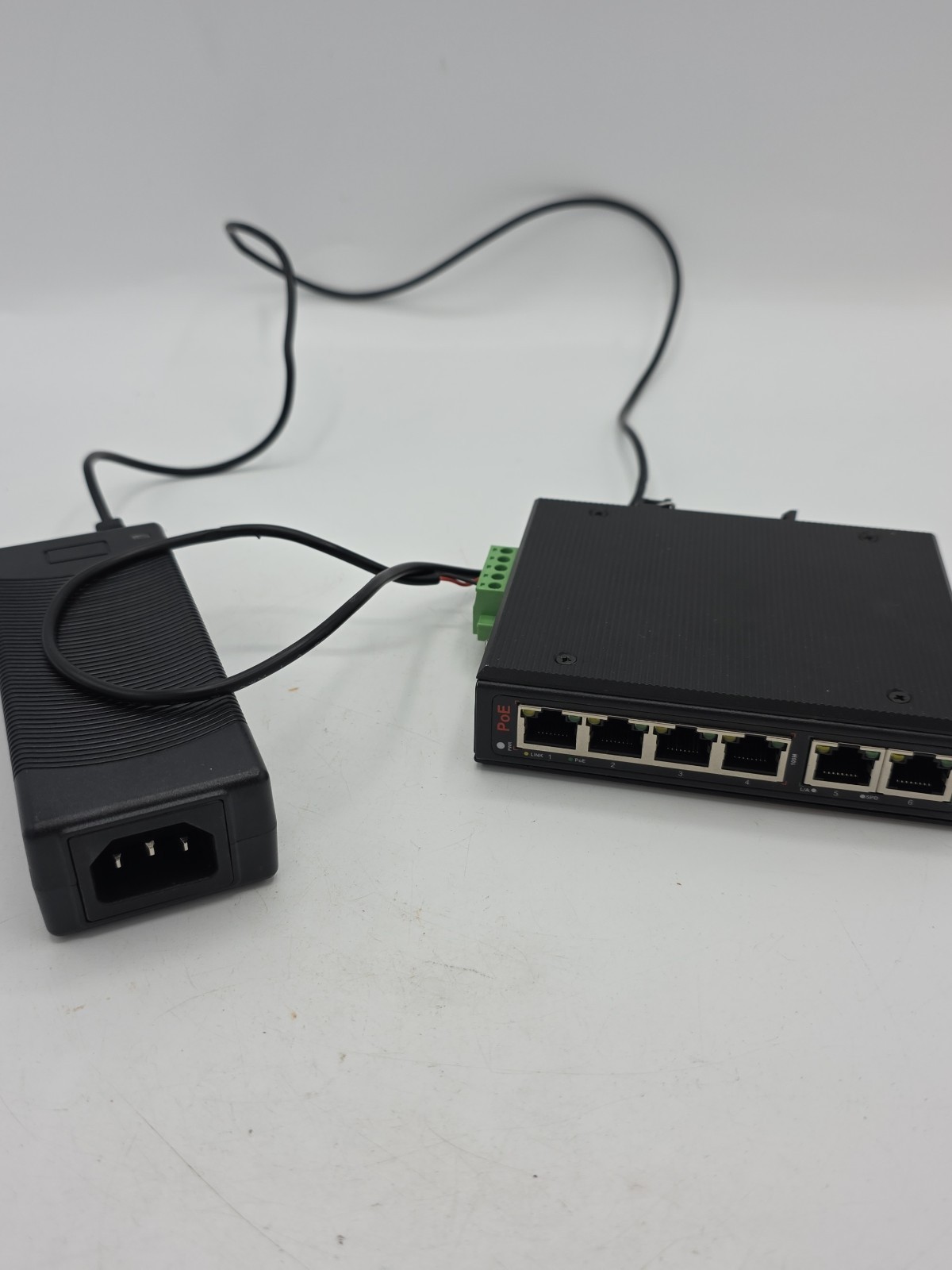 Bettini IPS31064P Industrial Unmanaged PoE+ Switch + Power Supply