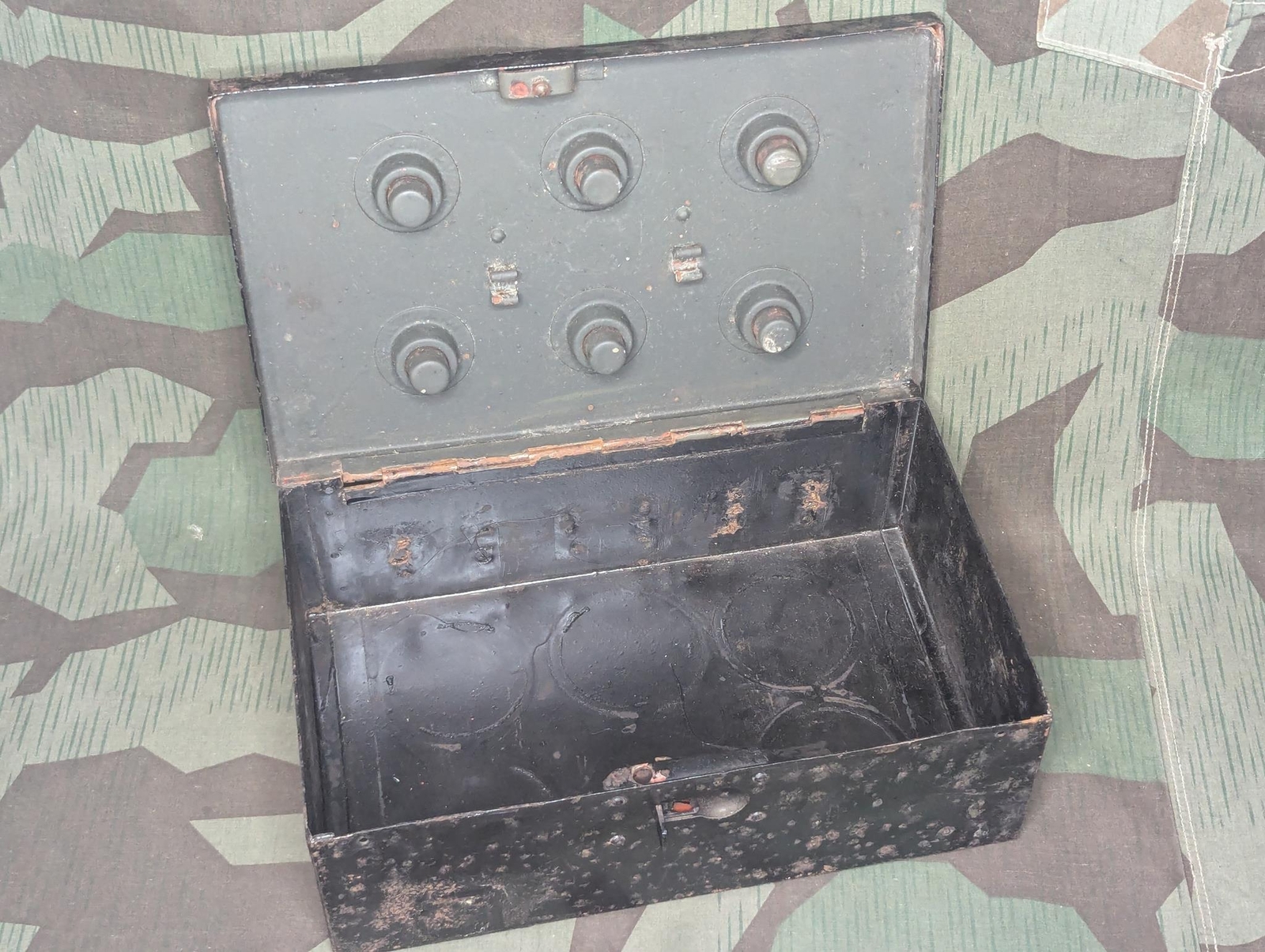 WWII German Kampfstoffproben Steel Box Chemical Gas Test Kit Wehrmacht AS-IS