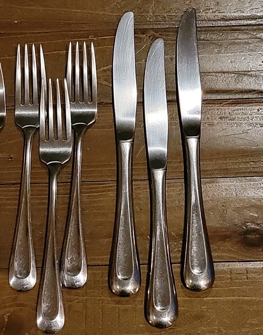 15 Piece Oneida Sand Dune Glossy Stainless Flatware 3 Table Settings