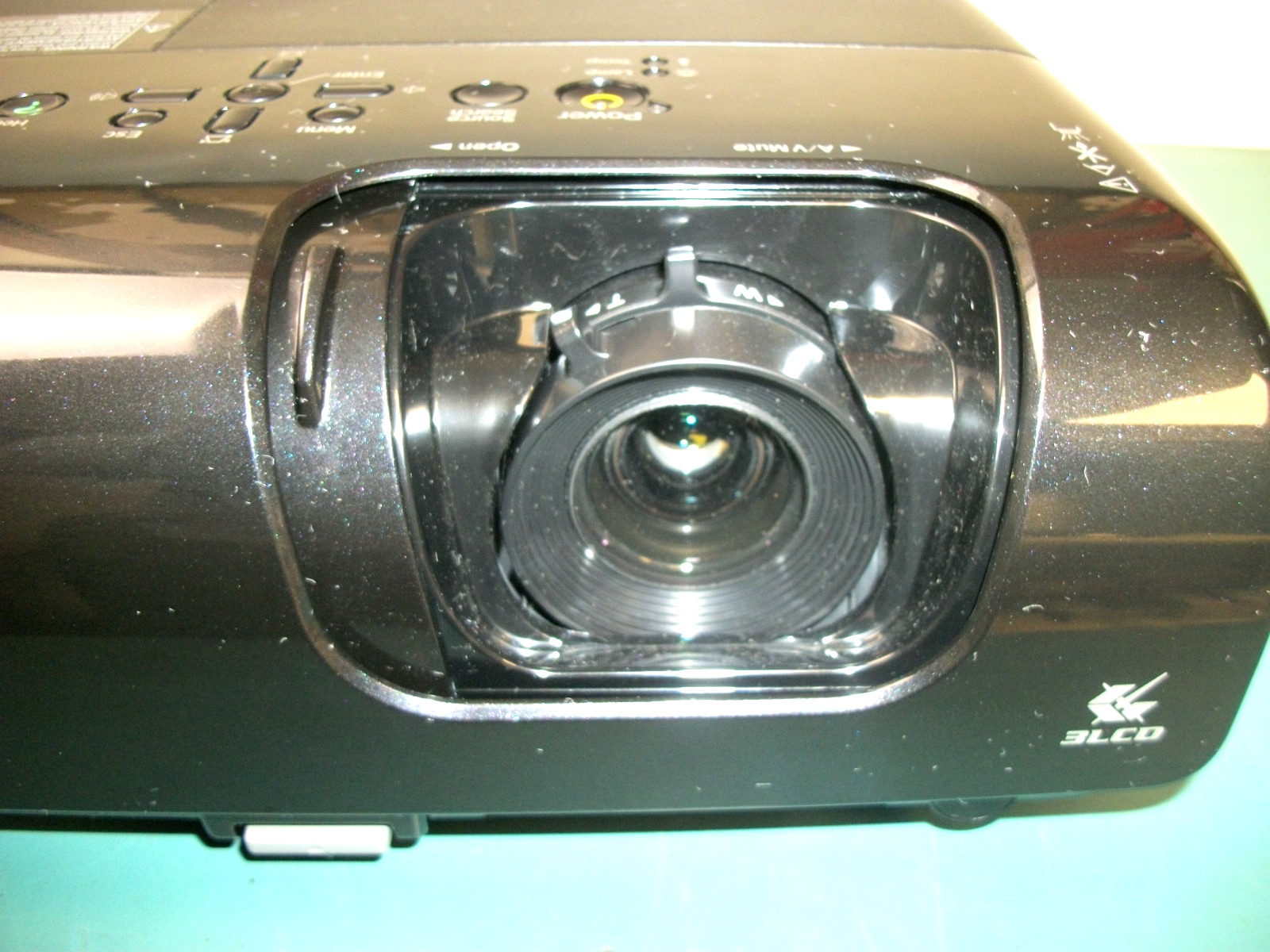 EPSON EMP-X5 PowerLite 77C LCD Presentation Projector w/Case & Cords Shown