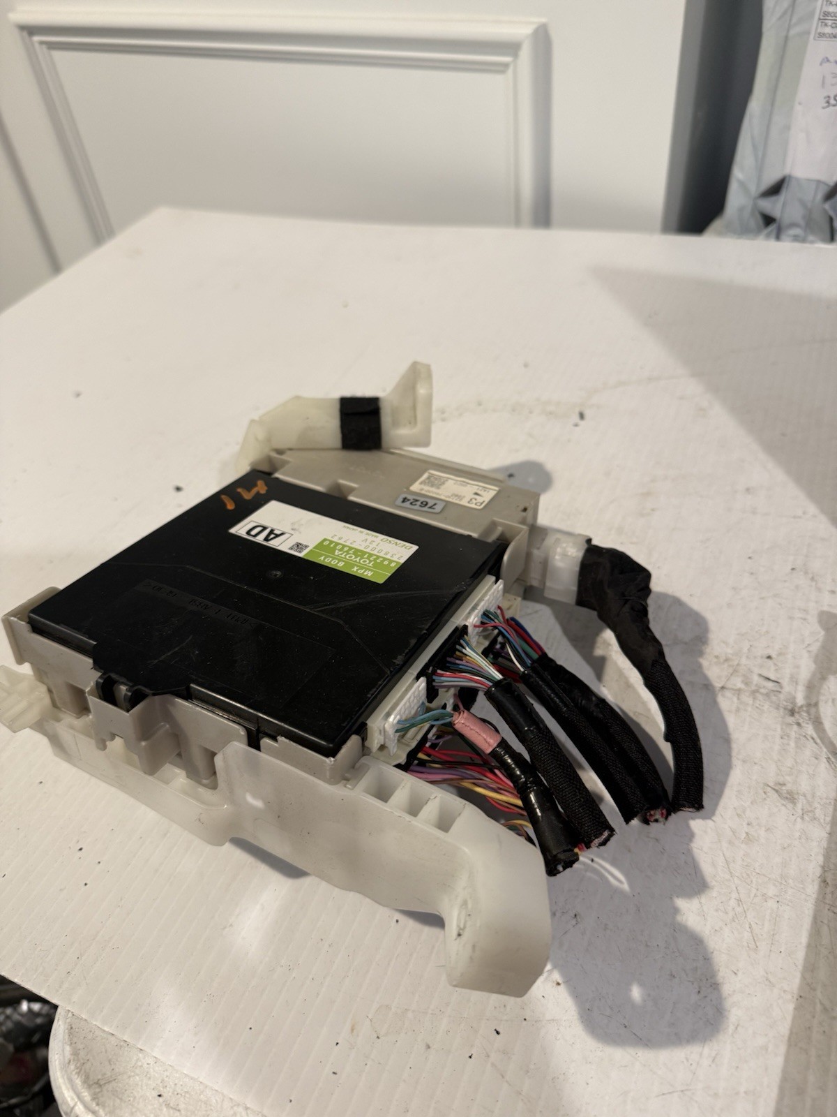 2011–2014 LEXUS CT200H MULTIPLEX NETWORK CONTROL ECM OEM 89221-76010