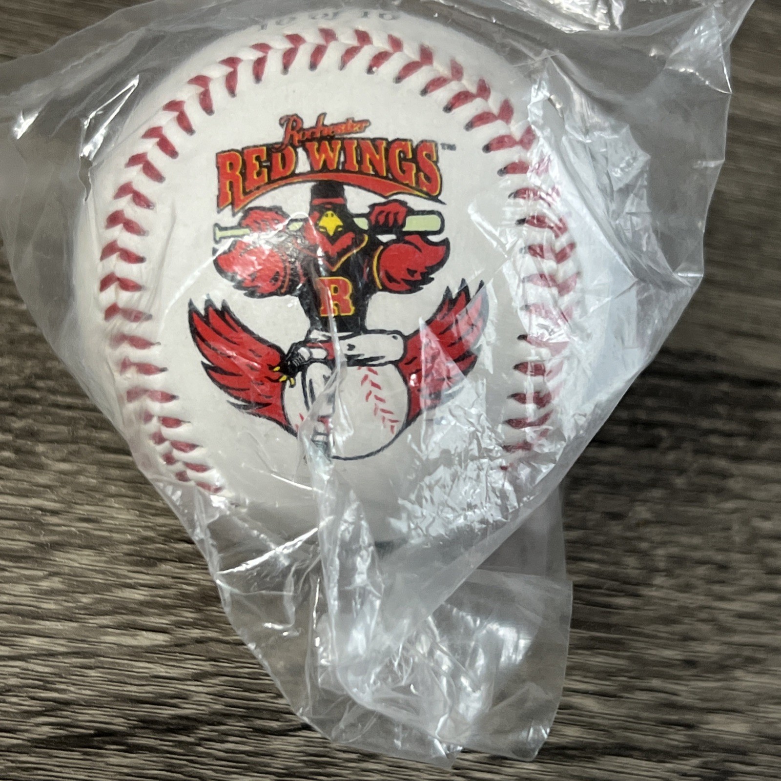 New Rochester Red Wings Sealed Veryfine 1999 MILB Souvenir Baseball Fotoball