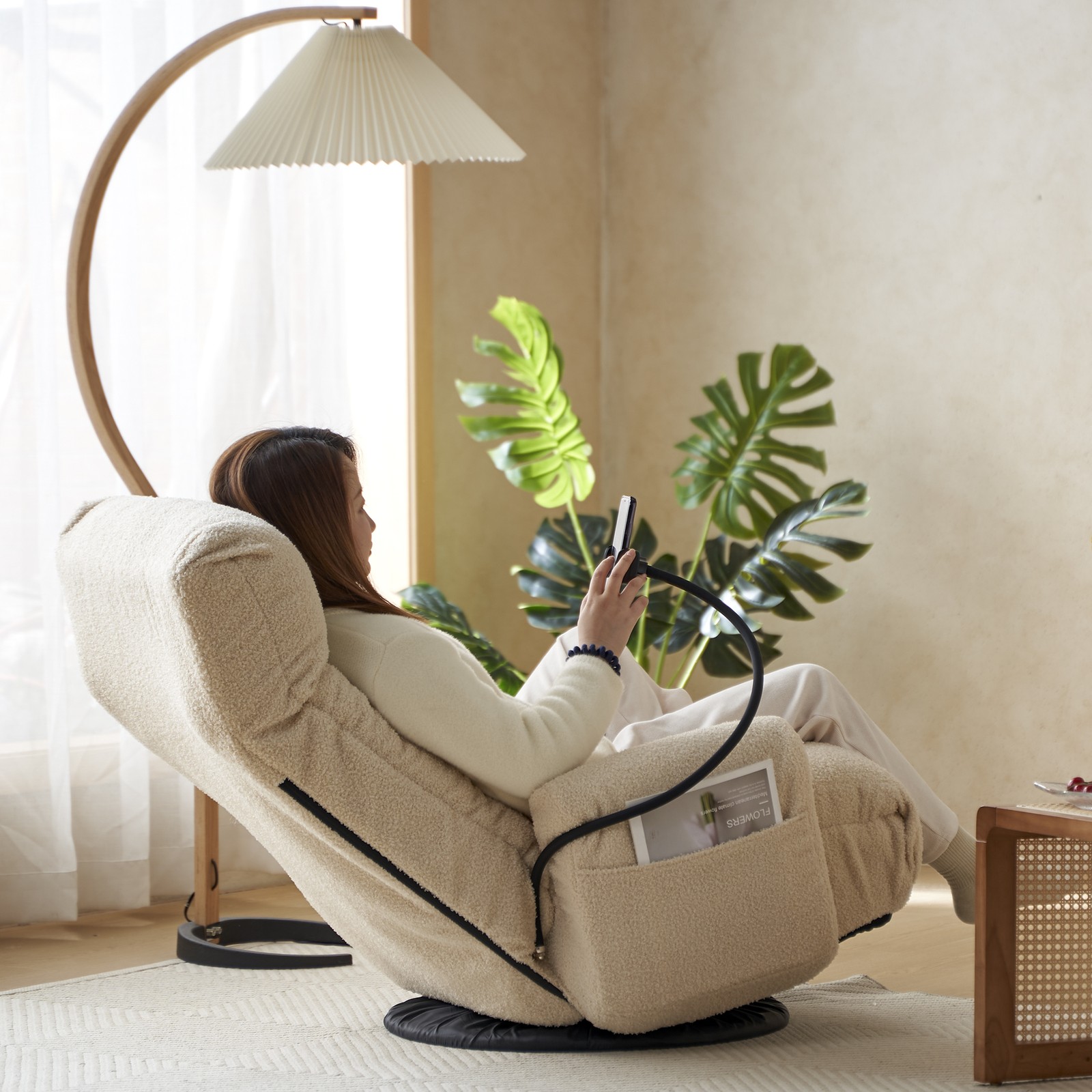 Adjustable head and waist, game chair, lounge chair in the living room, 360 de