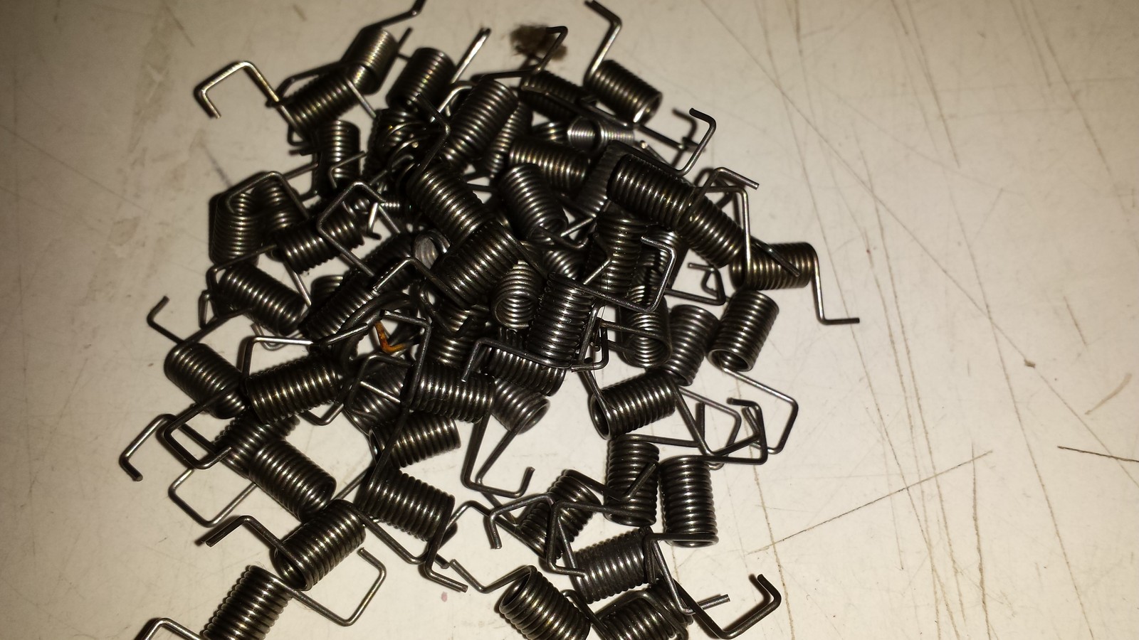200x TENSION SPRINGS JOB LOT D = 5+6mm 8346