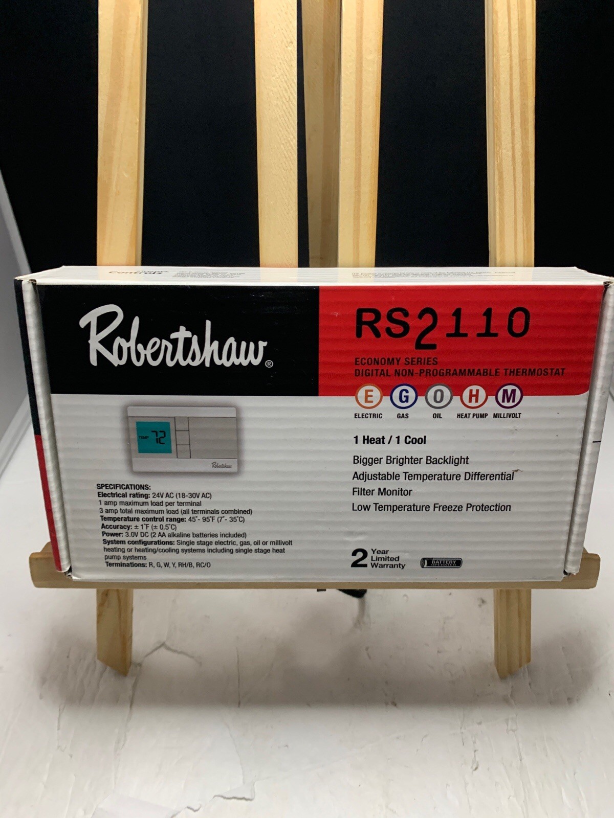 Robertshaw RS2110 Digital Non Programmable Thermostat 1 Heat / 1 Cool