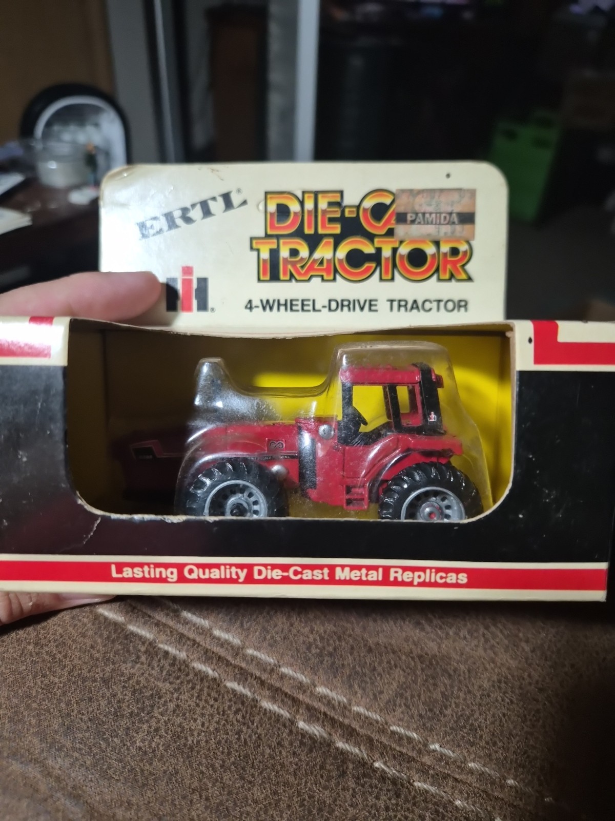 Ertl 1/64  #1526 International Harvester 6388 2 + 2 4WD Tractor