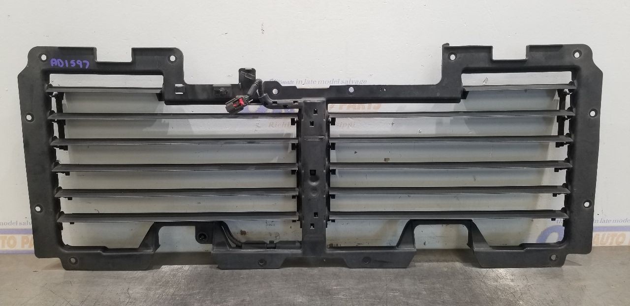 19 CHEVY SUBURBAN 1500 5.3L AIR SHUTTER ASSEMBLY