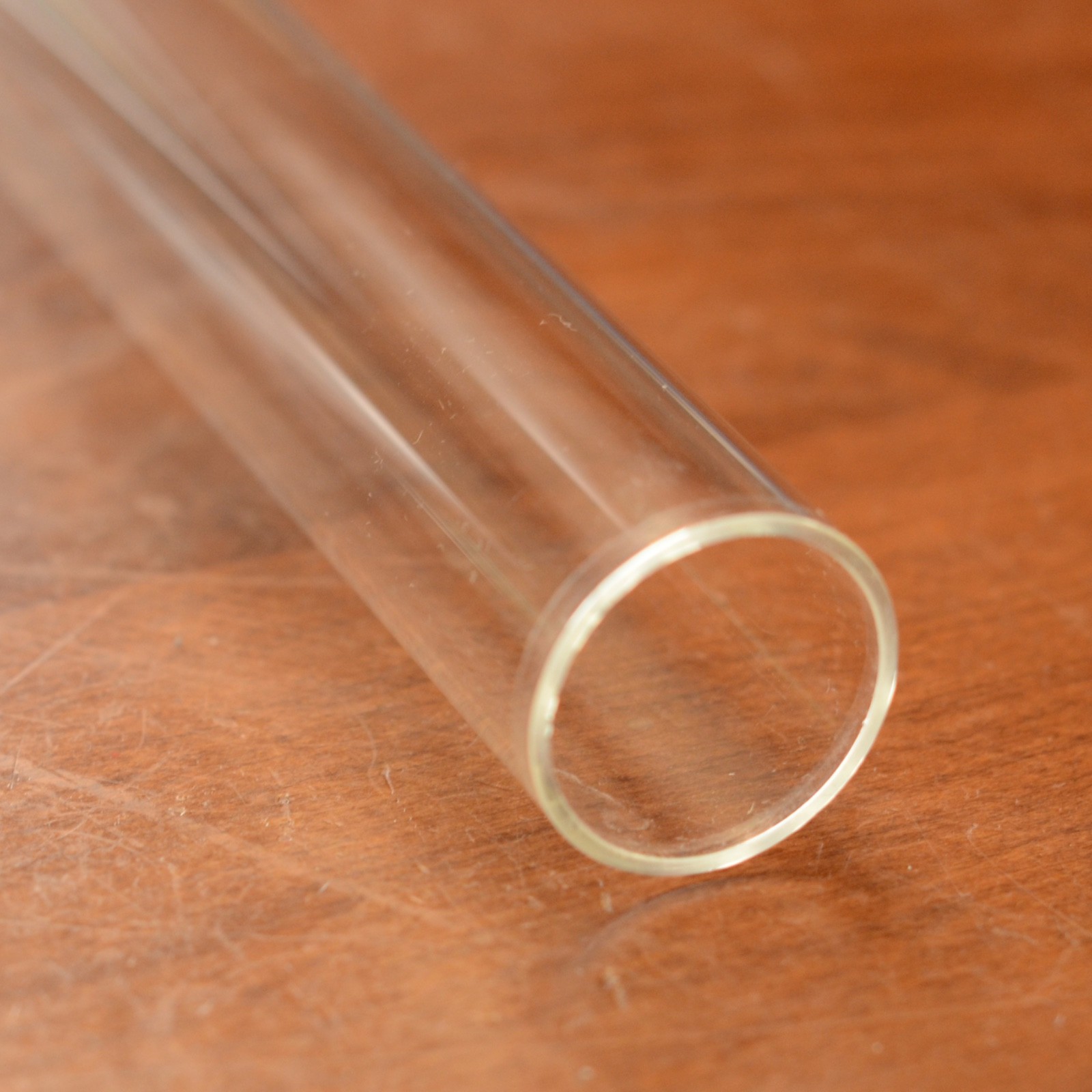 Quartz glass sleeve, used in Vecton 400 (15W T8 lamp).